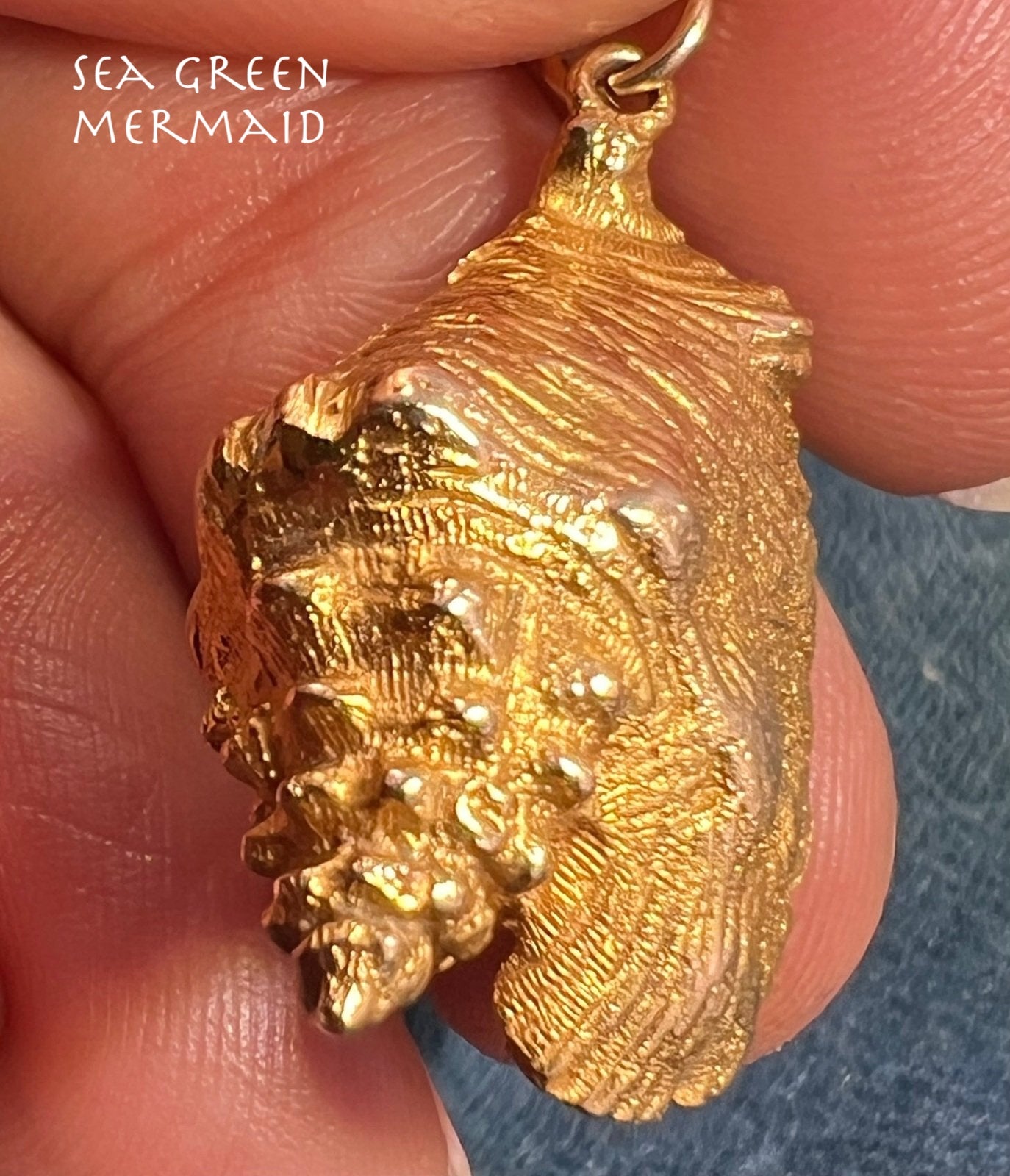 10k Yellow Gold Conch Ocean Sea Shell 3-D Pendant. 1" + 6g