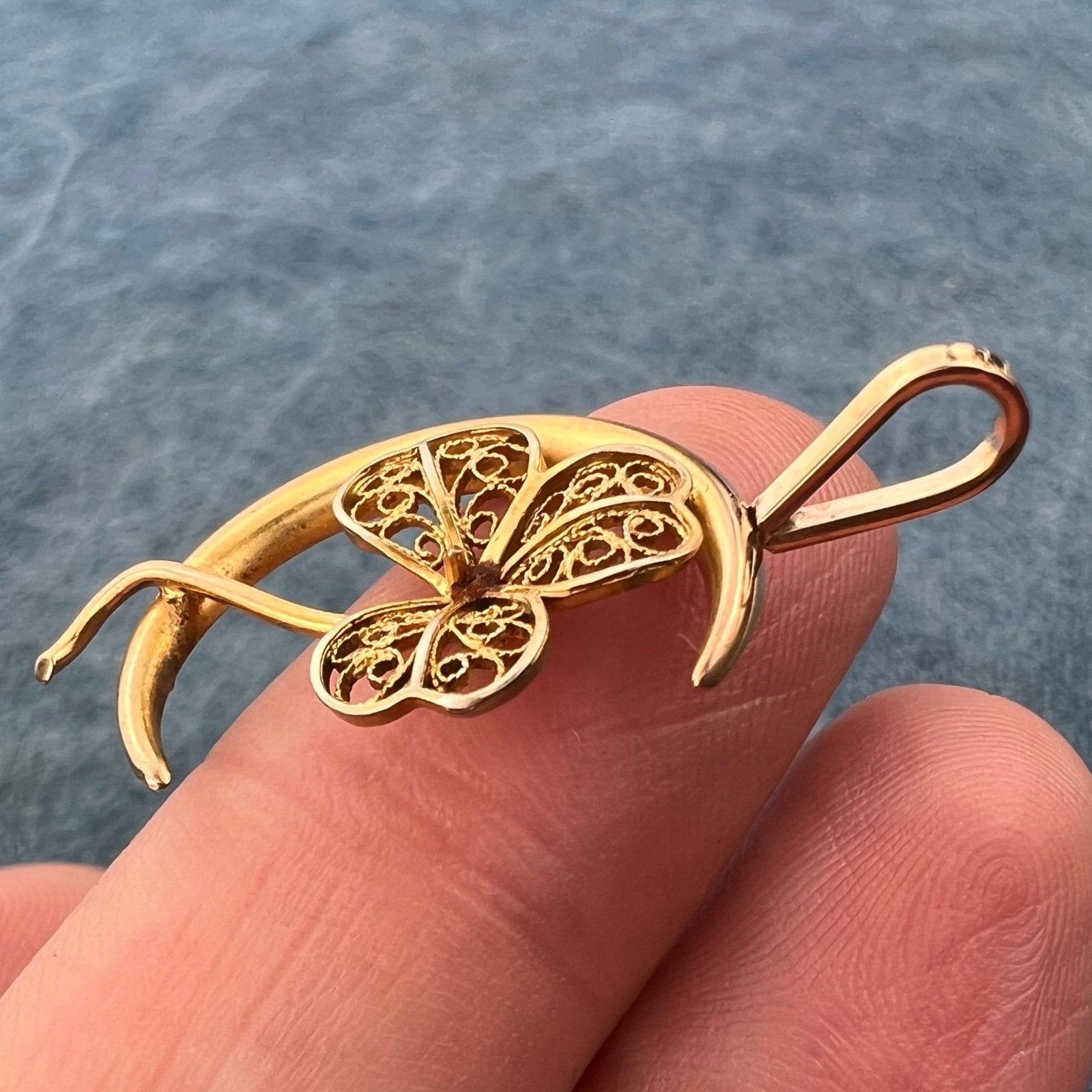 10k Yellow Gold Crescent Moon + Clover Pendant. Victorian