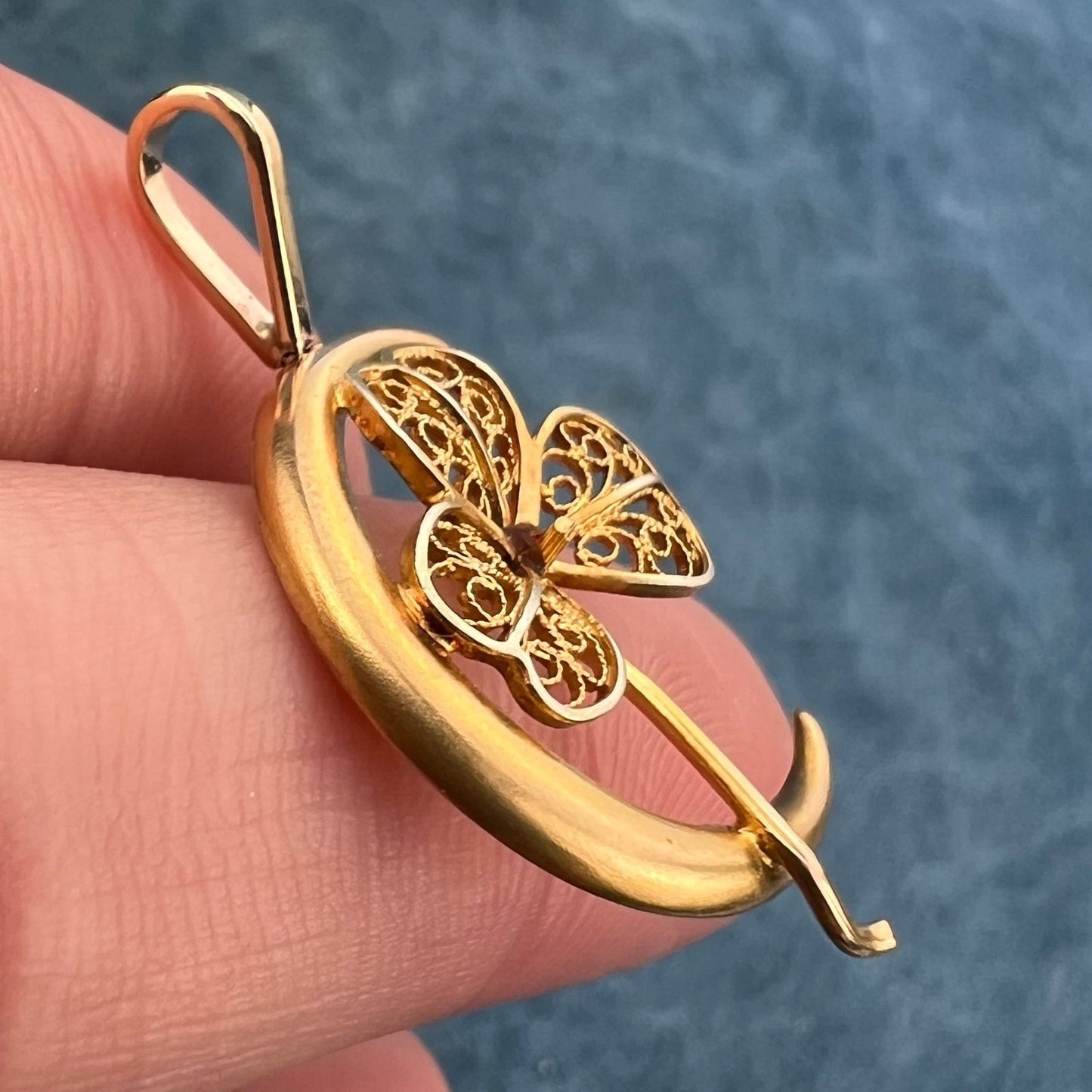 10k Yellow Gold Crescent Moon + Clover Pendant. Victorian