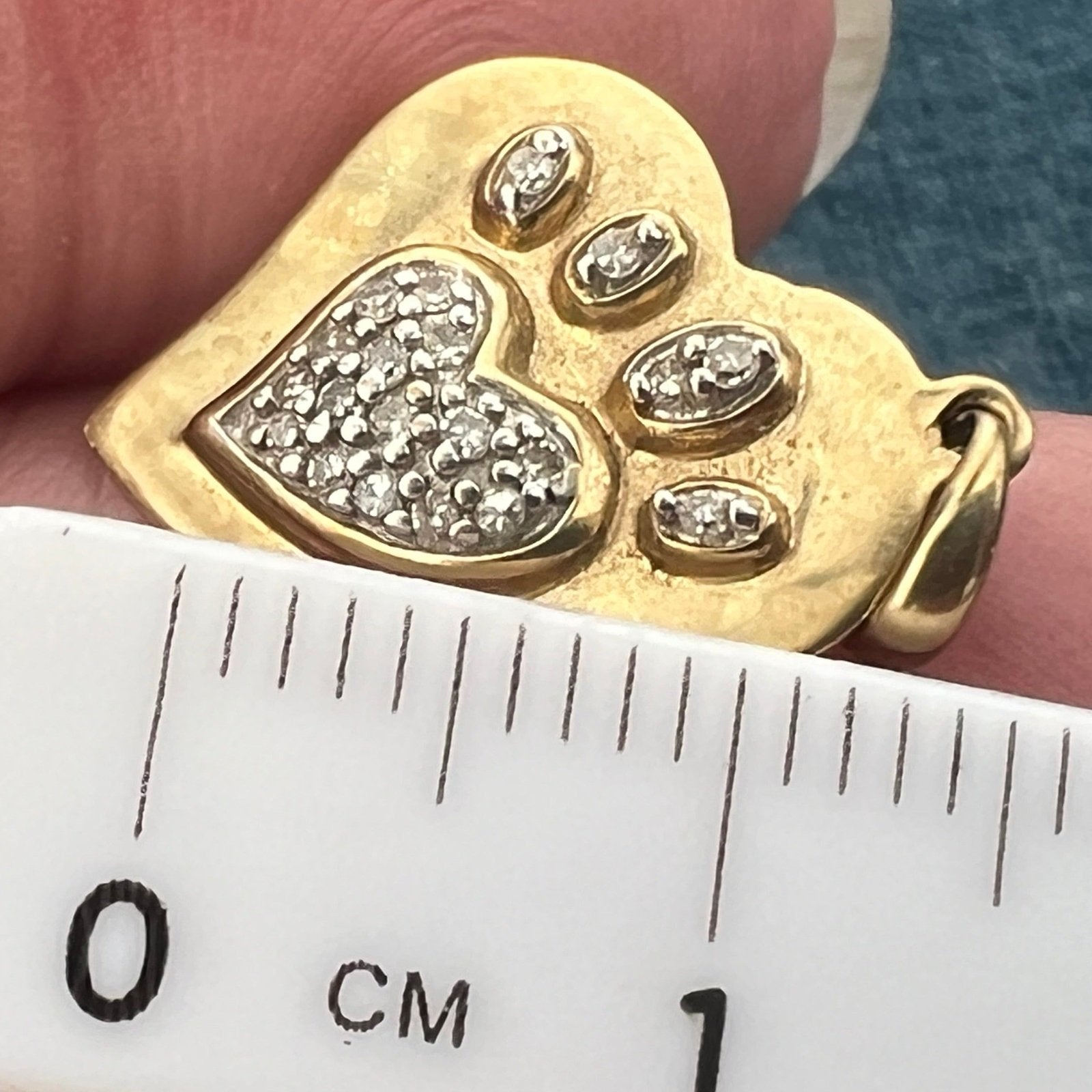 10k Yellow Gold Doggy Paw in Heart Pendant w Diamonds