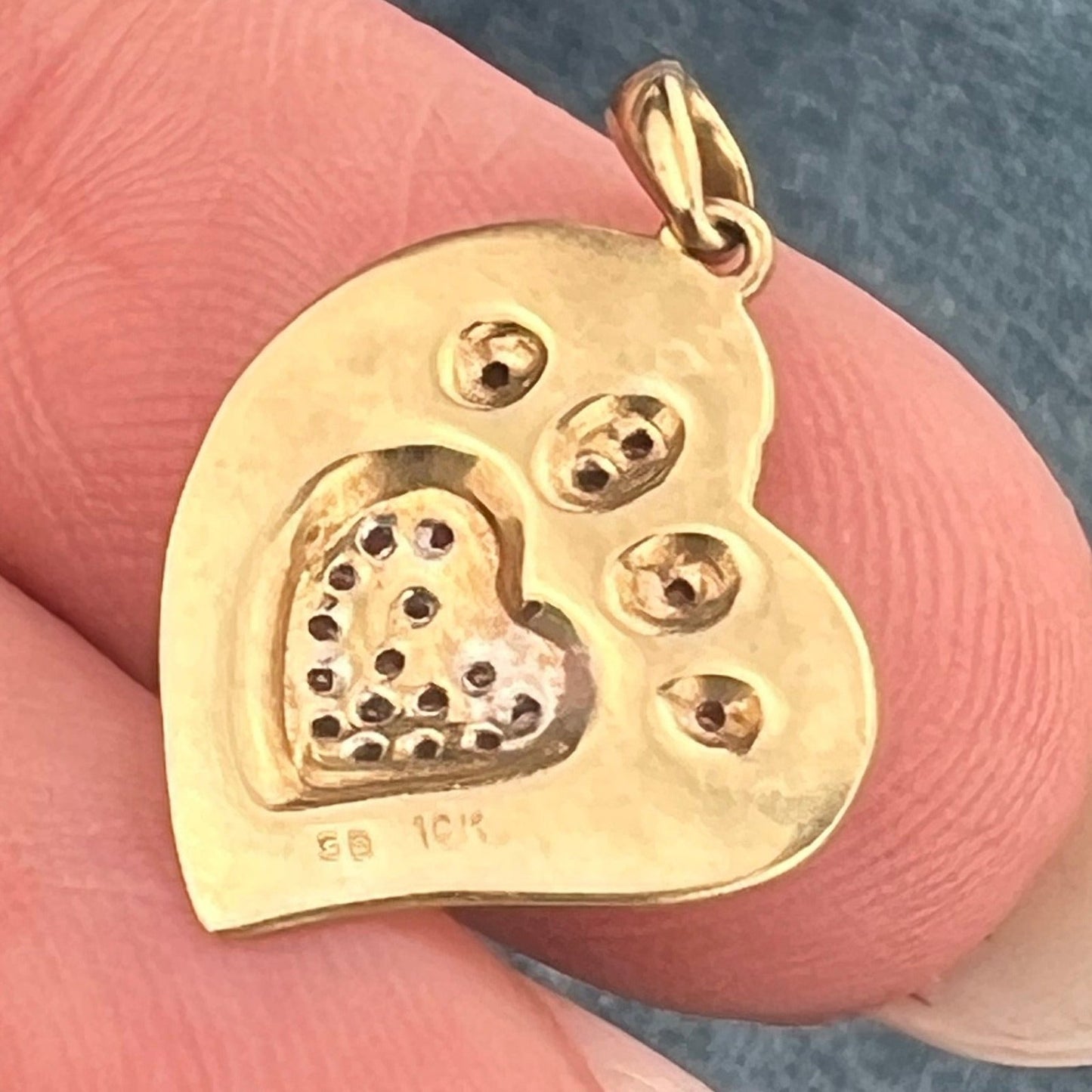 10k Yellow Gold Doggy Paw in Heart Pendant w Diamonds