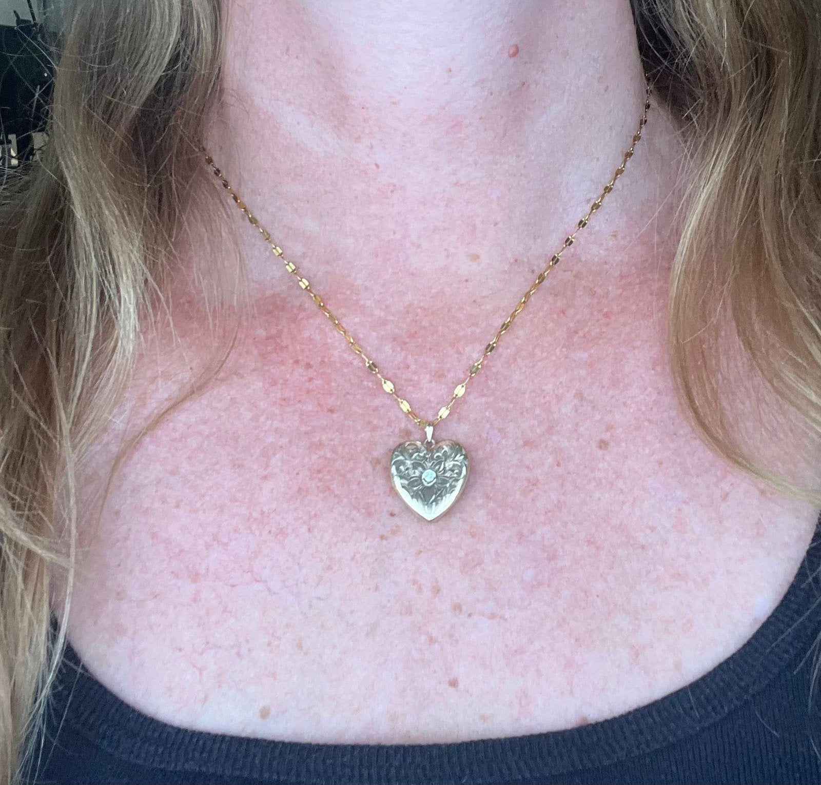 10k Yellow Gold Engraved Heart Pendant w Diamond. Victorian