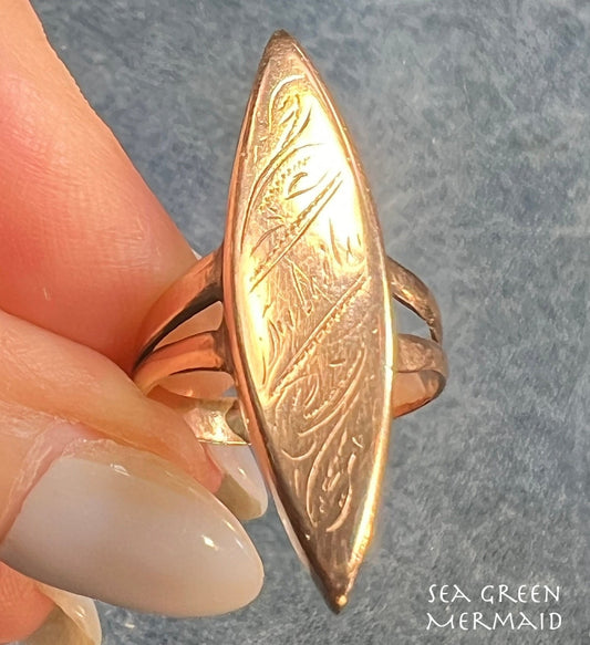 10k Yellow Gold Engraved Victorian Navette Ring. 1.25"