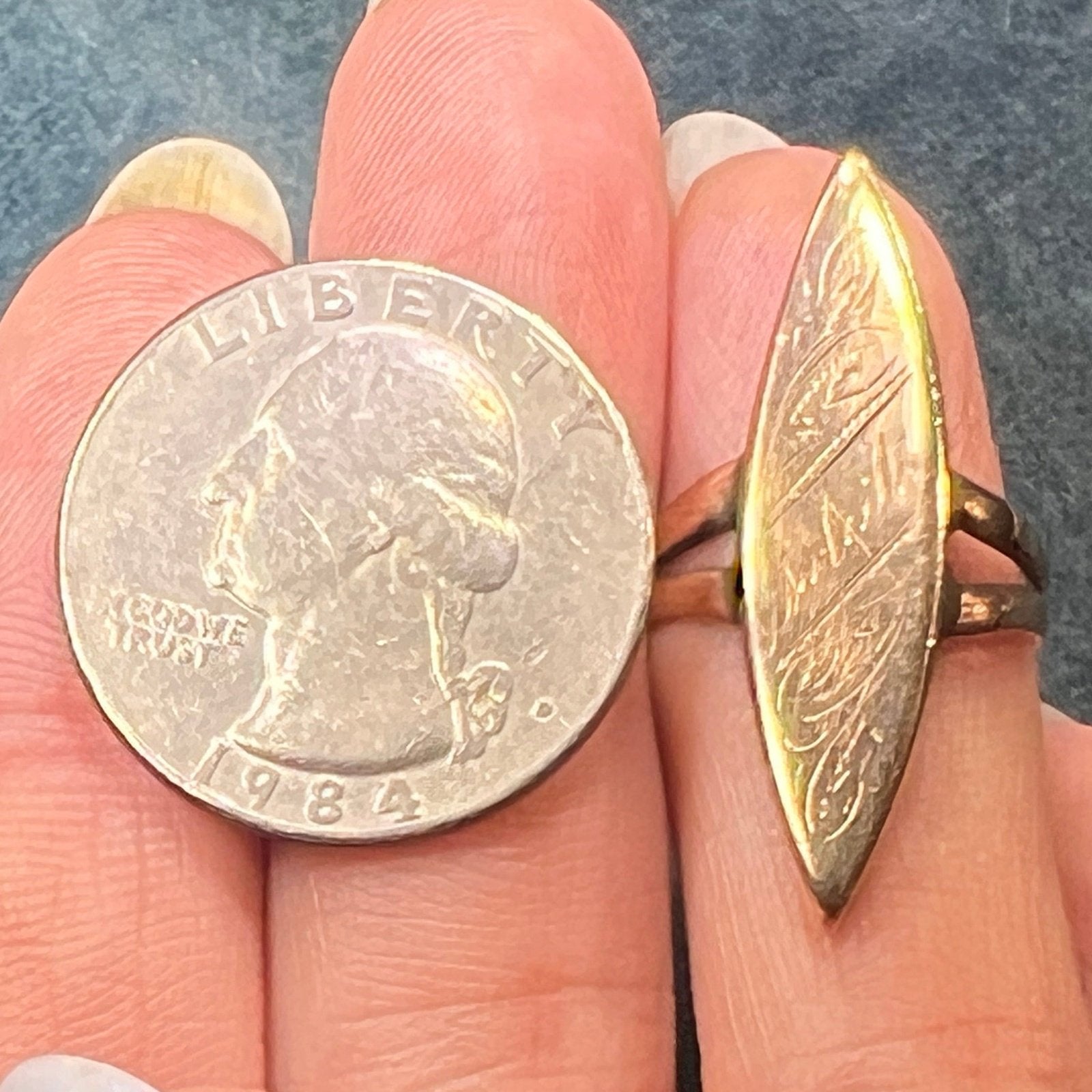 10k Yellow Gold Engraved Victorian Navette Ring. 1.25"