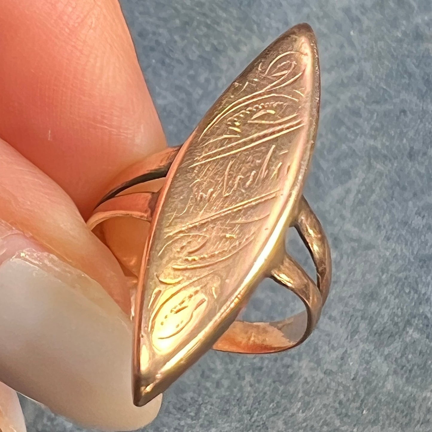 10k Yellow Gold Engraved Victorian Navette Ring. 1.25"