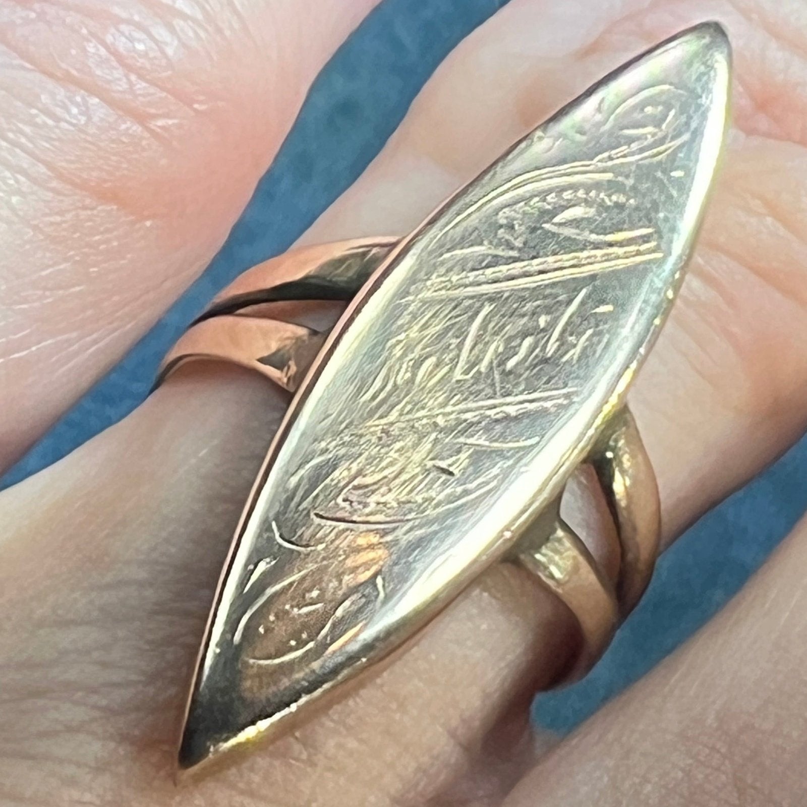 10k Yellow Gold Engraved Victorian Navette Ring. 1.25"