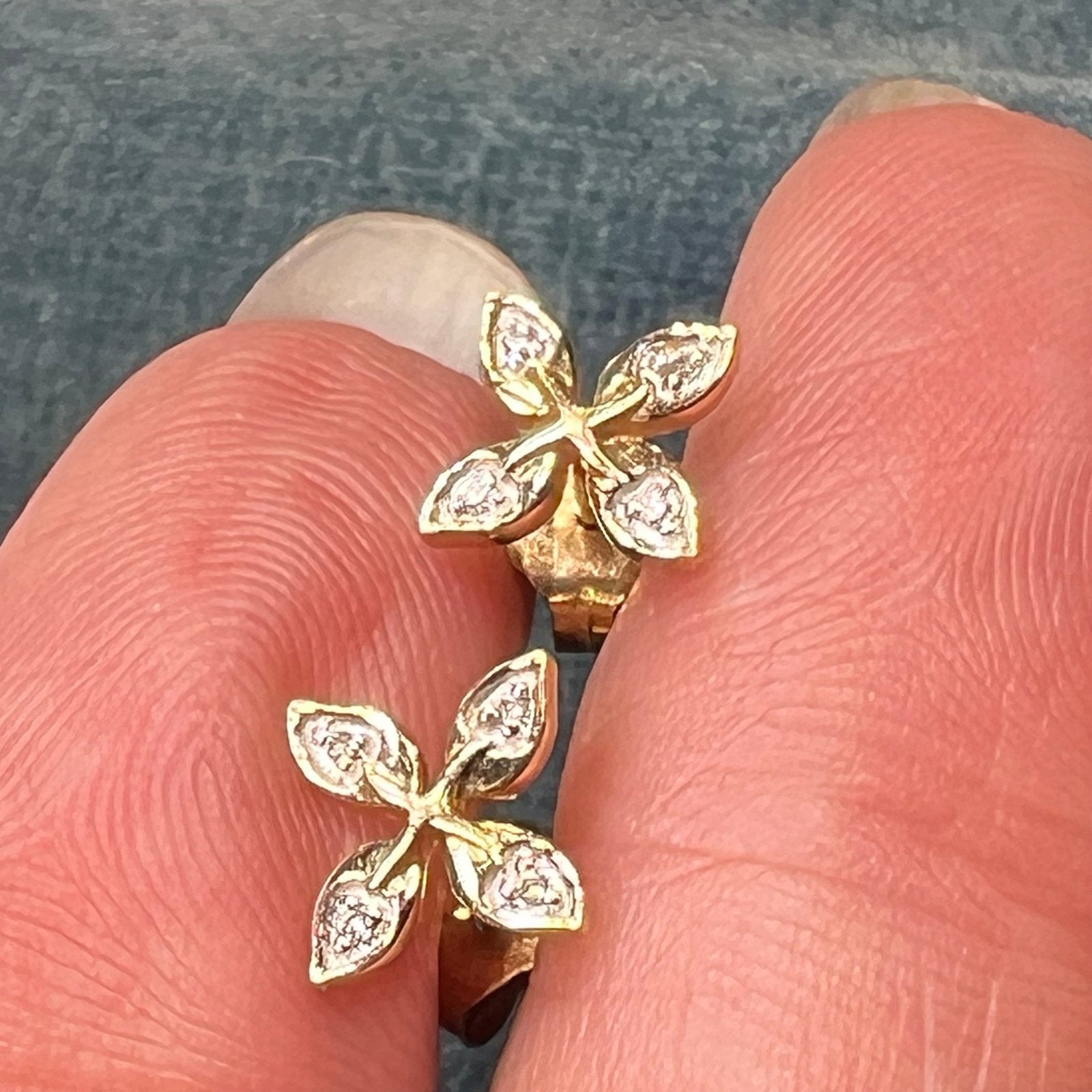 10k Yellow Gold Flower Bud Earrings w TINY Diamonds