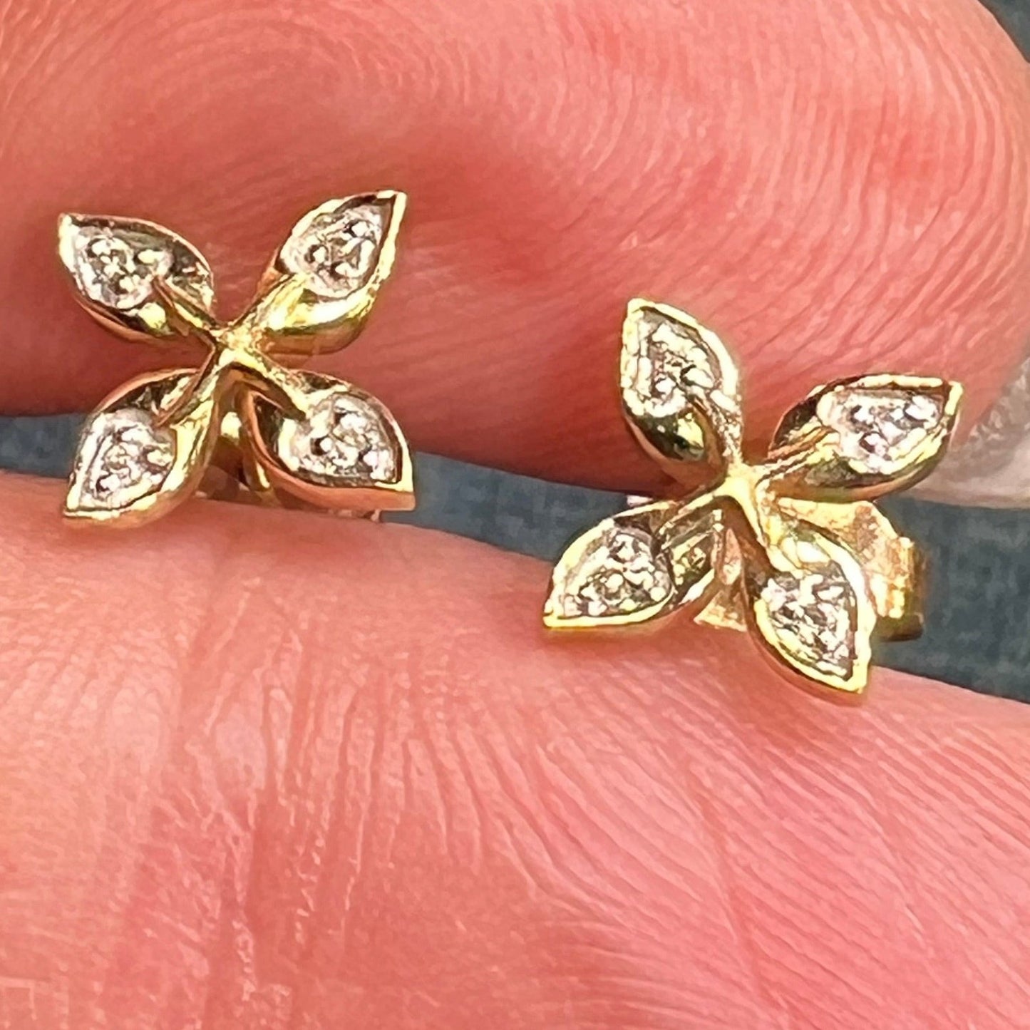 10k Yellow Gold Flower Bud Earrings w TINY Diamonds