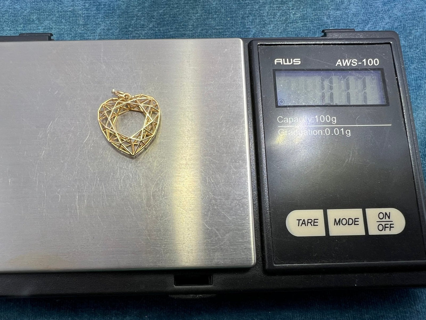10k Yellow Gold Geometric 3-D Heart Pendant. Spiderweb