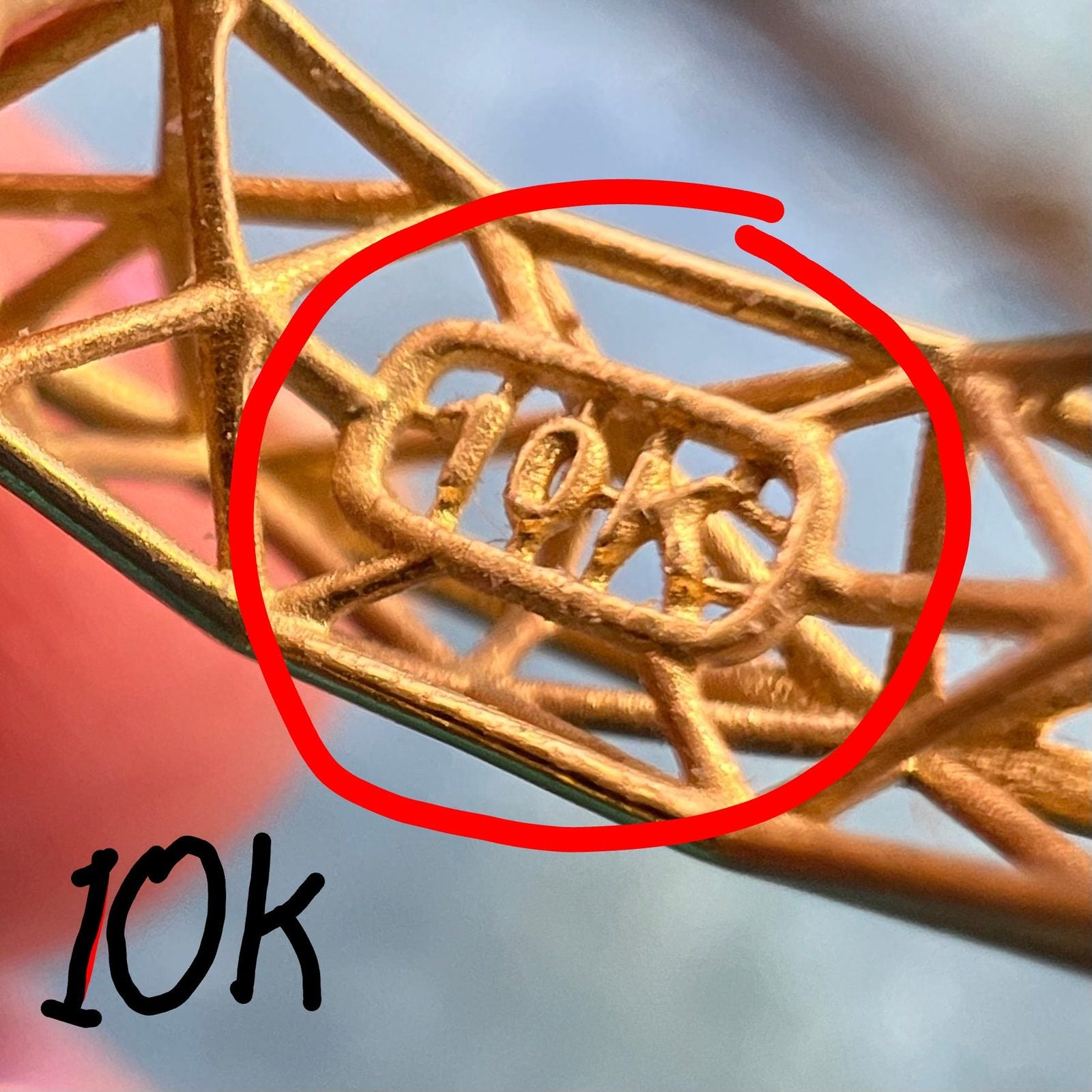 10k Yellow Gold Geometric 3-D Heart Pendant. Spiderweb