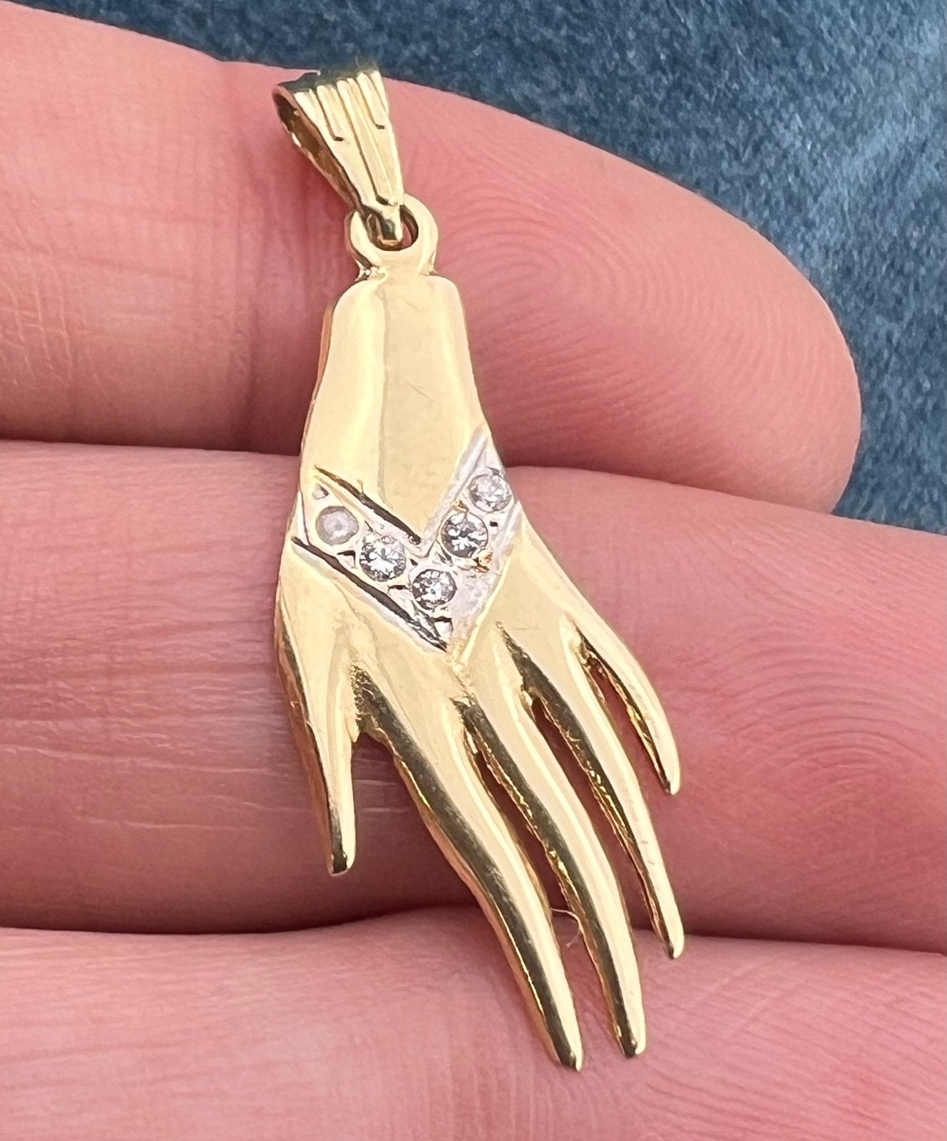 10k Yellow Gold HAND Ring w Diamond Chevron Glove