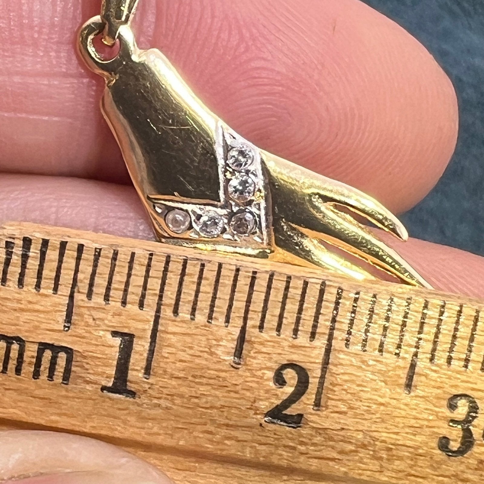 10k Yellow Gold HAND Ring w Diamond Chevron Glove