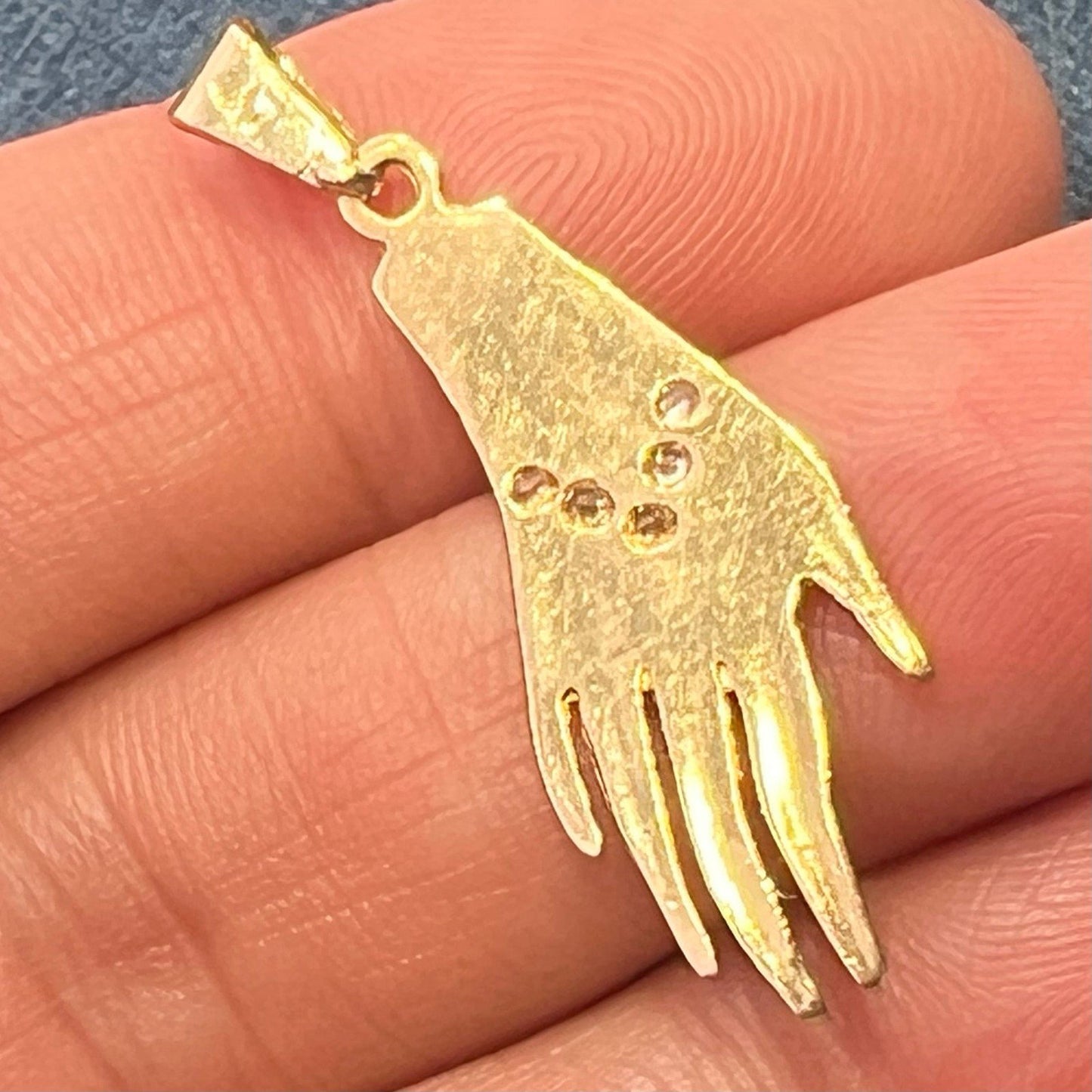 10k Yellow Gold HAND Ring w Diamond Chevron Glove