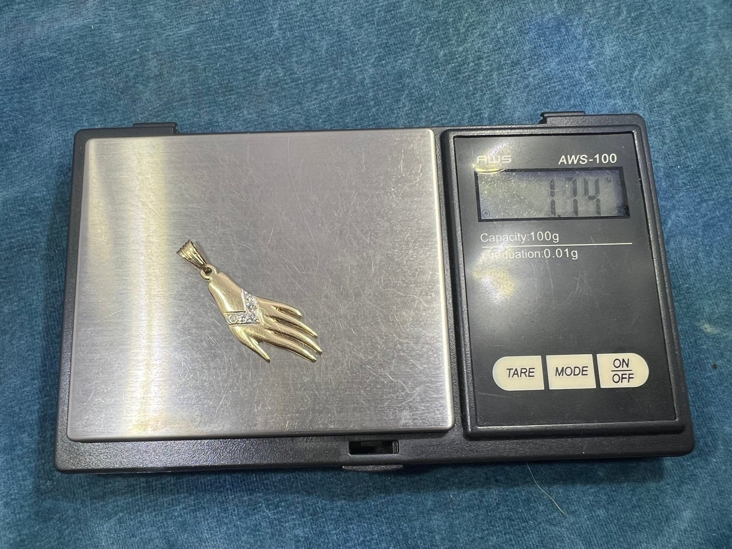 10k Yellow Gold HAND Ring w Diamond Chevron Glove