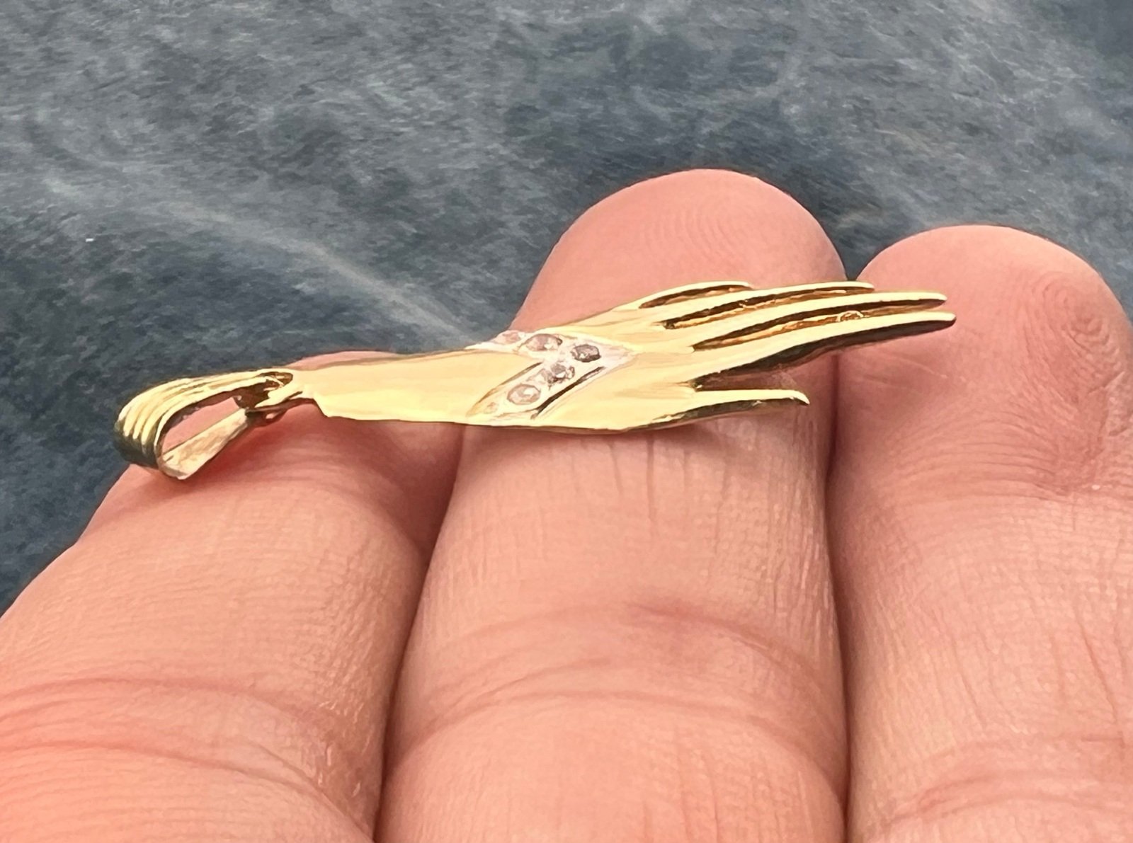 10k Yellow Gold HAND Ring w Diamond Chevron Glove