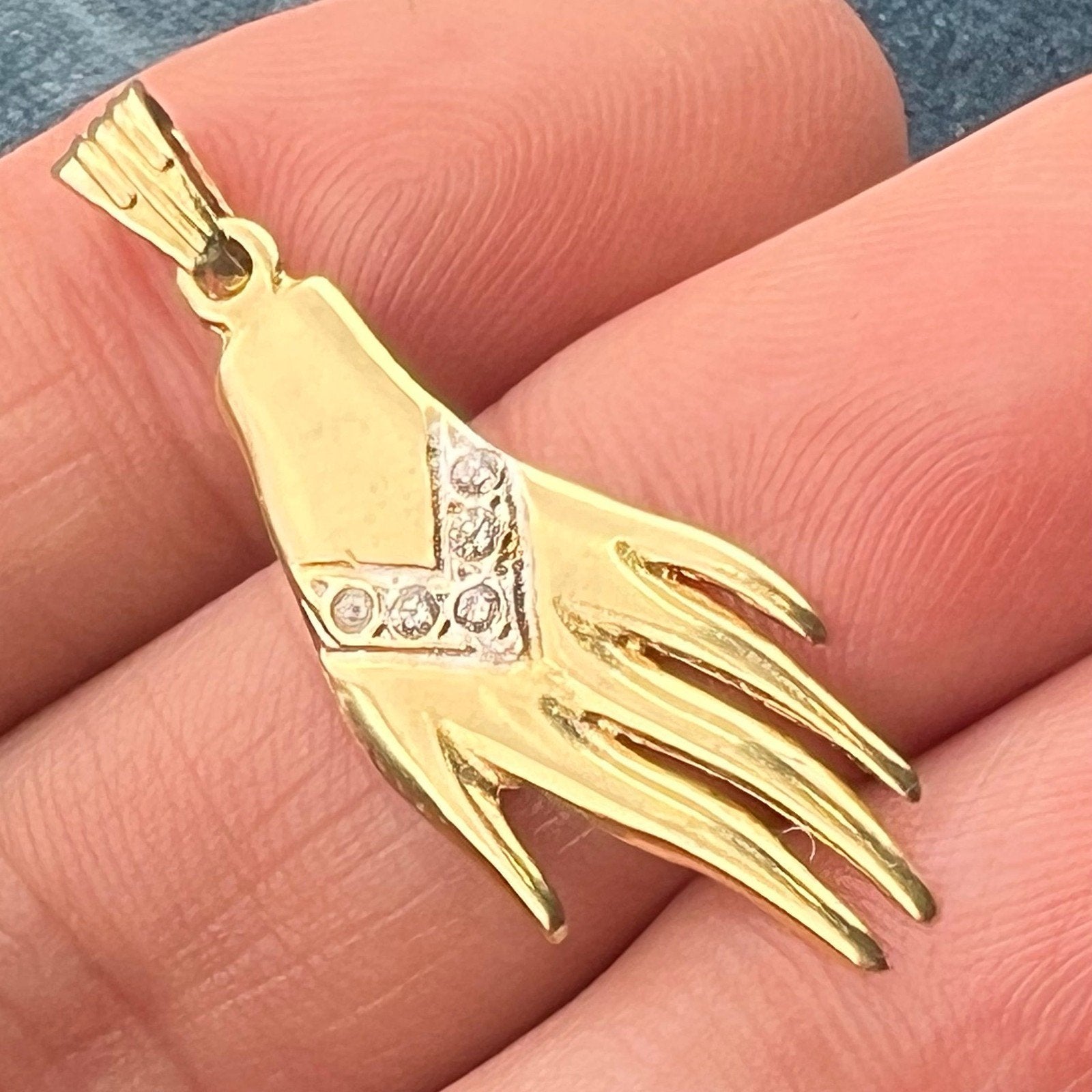 10k Yellow Gold HAND Ring w Diamond Chevron Glove