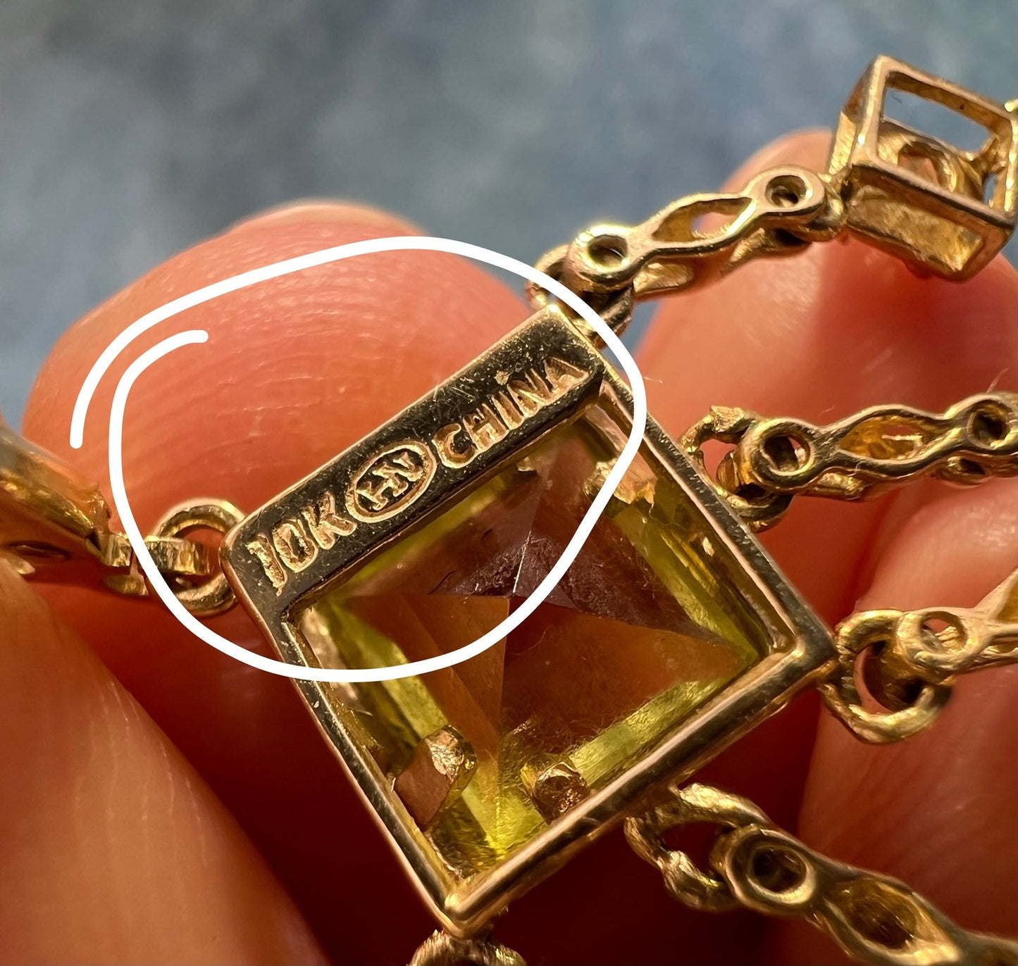 10k Yellow Gold Lime Peridot Teardrop Chandelier Leverback Earrings. 2" + 7.7g