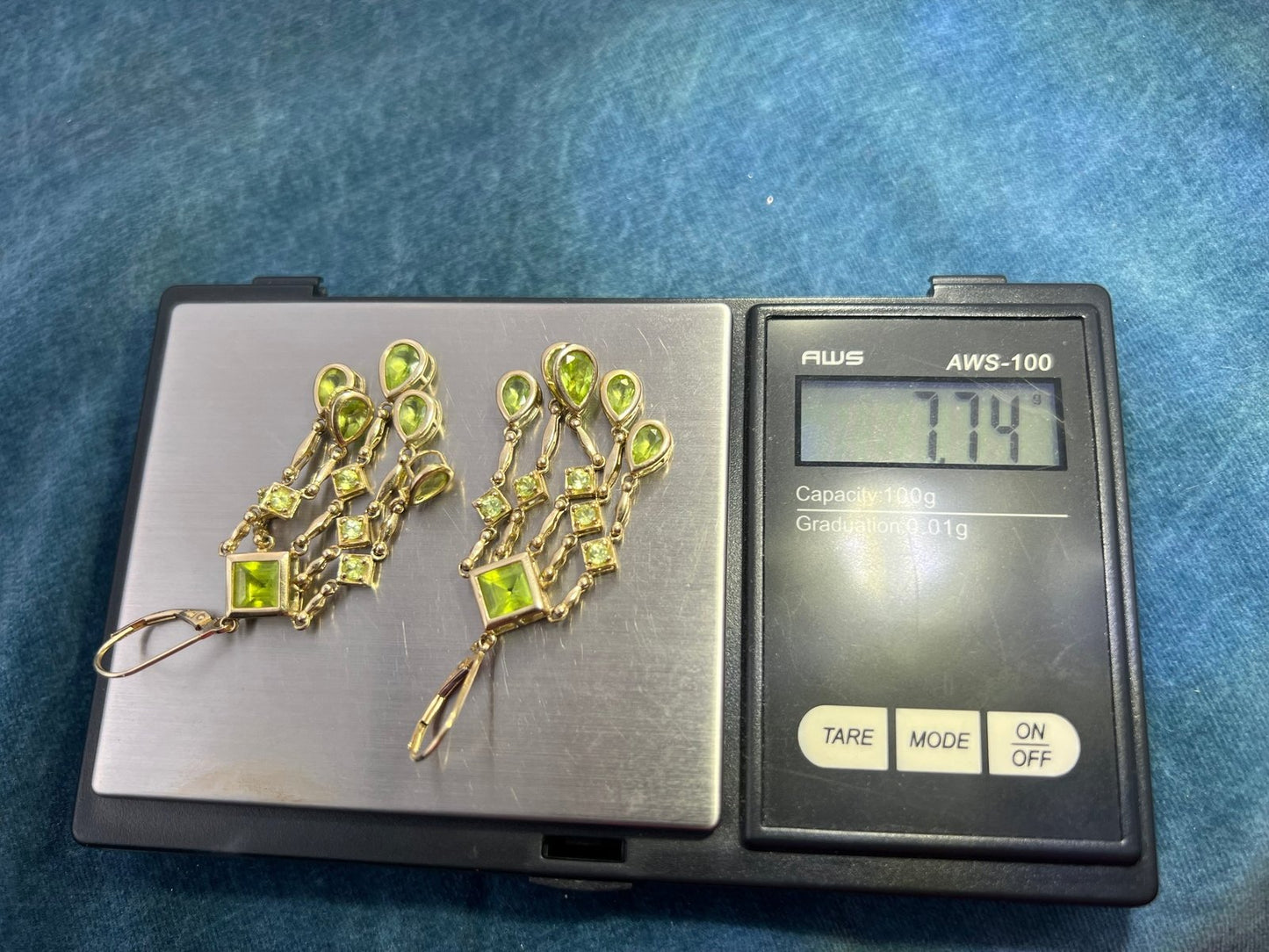 10k Yellow Gold Lime Peridot Teardrop Chandelier Leverback Earrings. 2" + 7.7g