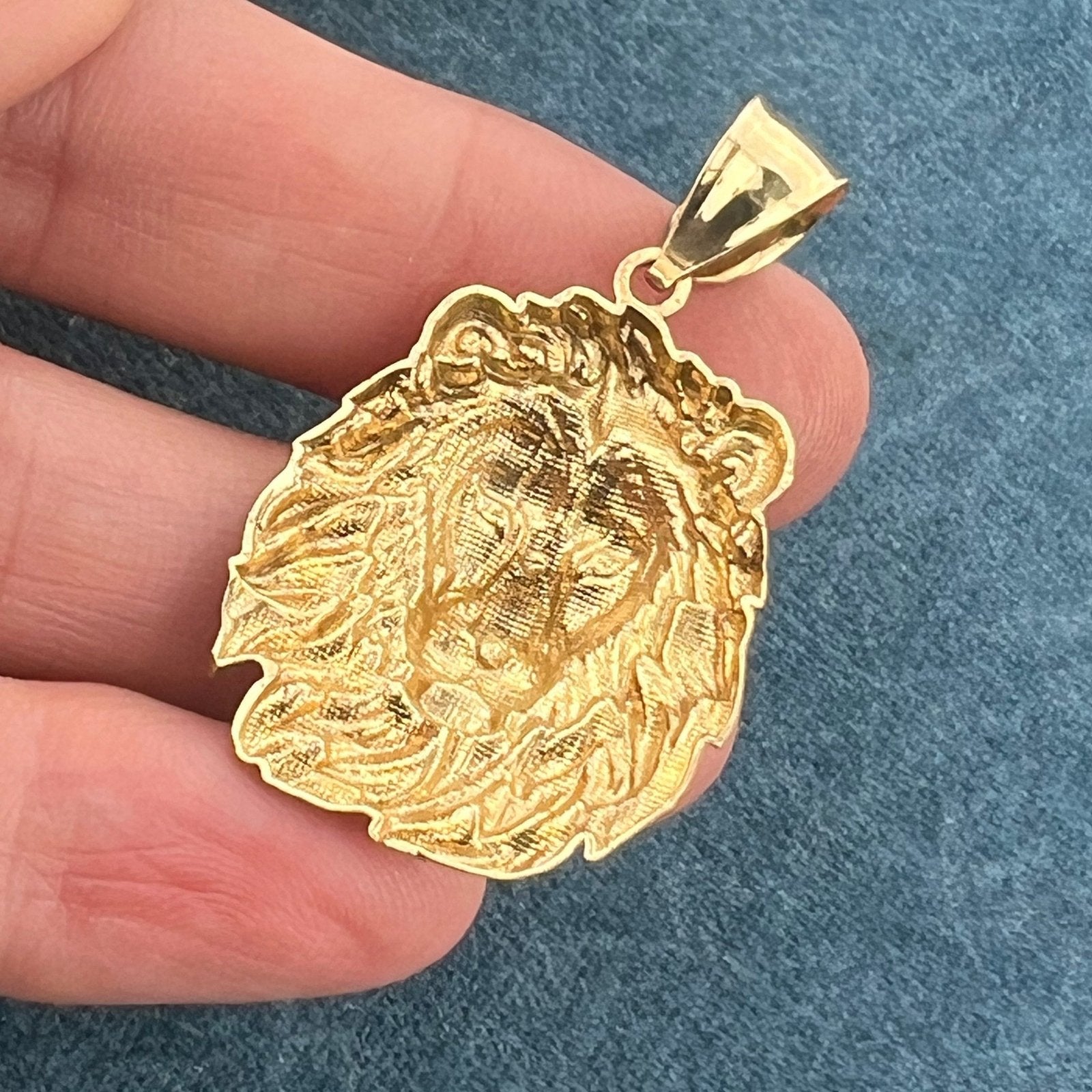 10k Yellow Gold Lion's Head Pendant. Large 1.5"