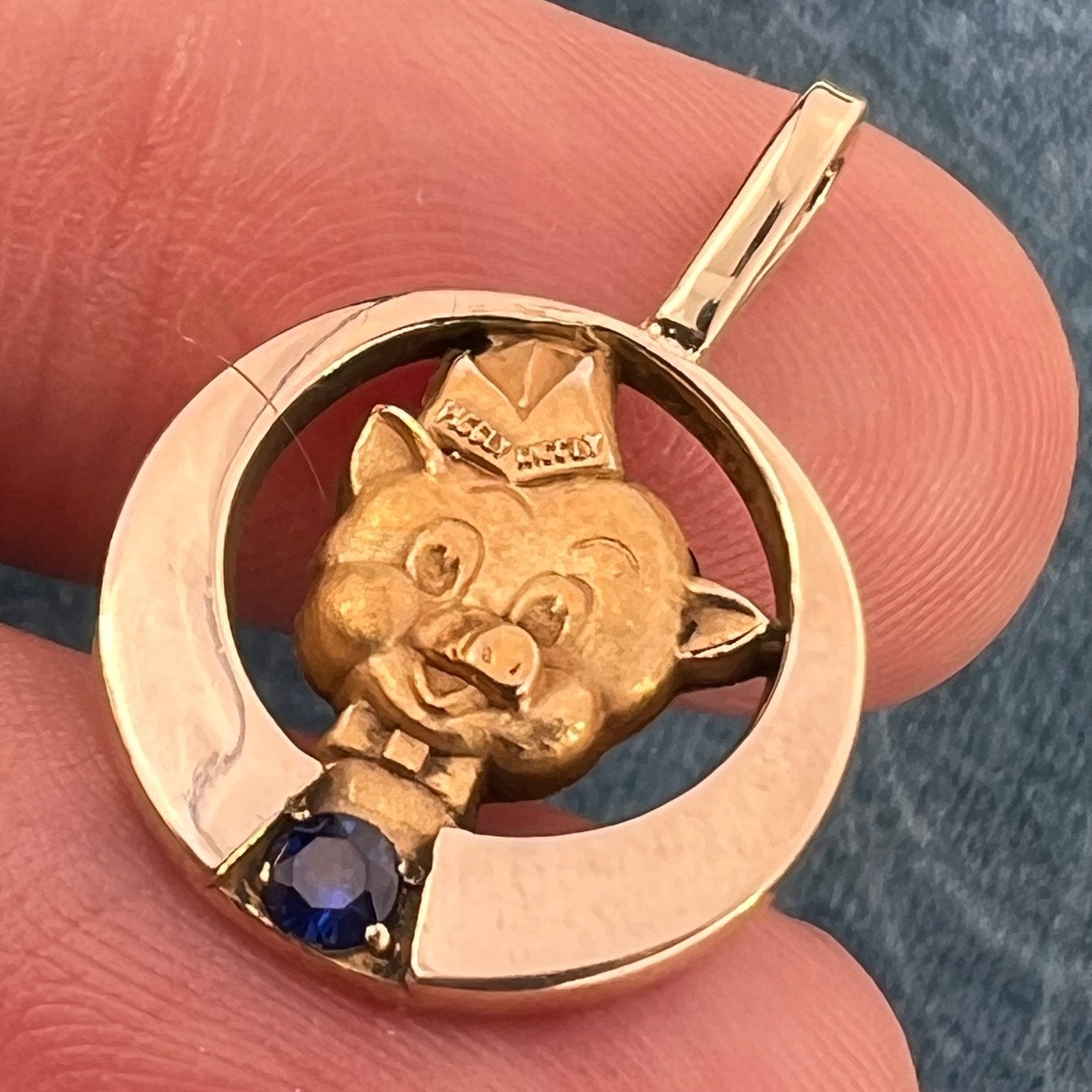 10k Yellow Gold PIGGLY-WIGGLY Pig Cut-Out Circle Pendant *RARE*