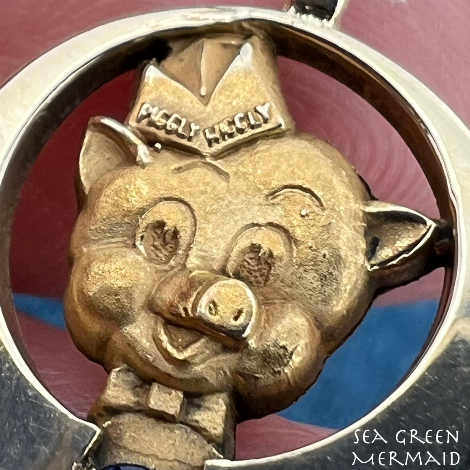 10k Yellow Gold PIGGLY-WIGGLY Pig Cut-Out Circle Pendant *RARE*