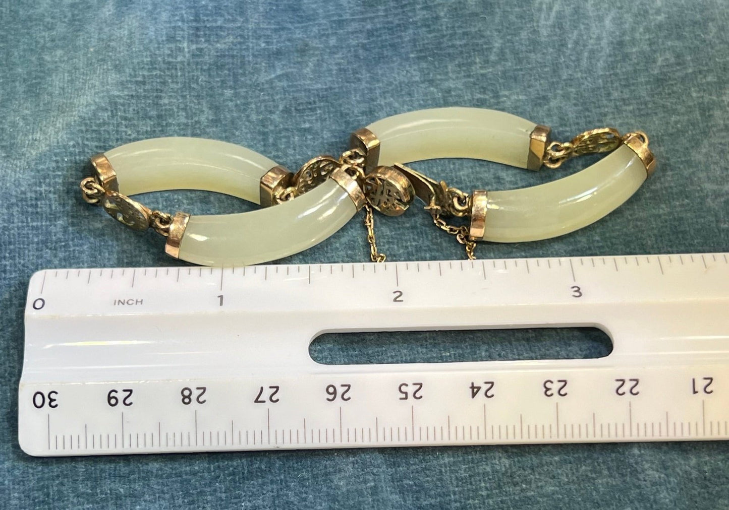 10k Yellow Gold Pale Green - White Jade Panel Bracelet. 16g