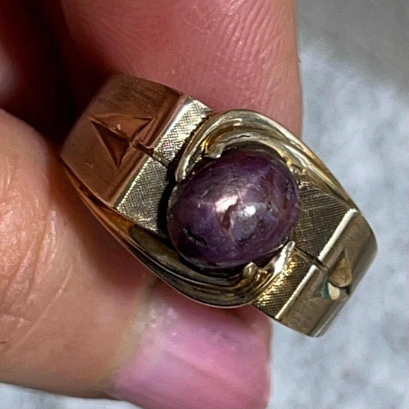 10k Yellow Gold Purple Star Sapphire Ruby Signet Ring. 9g *Video*