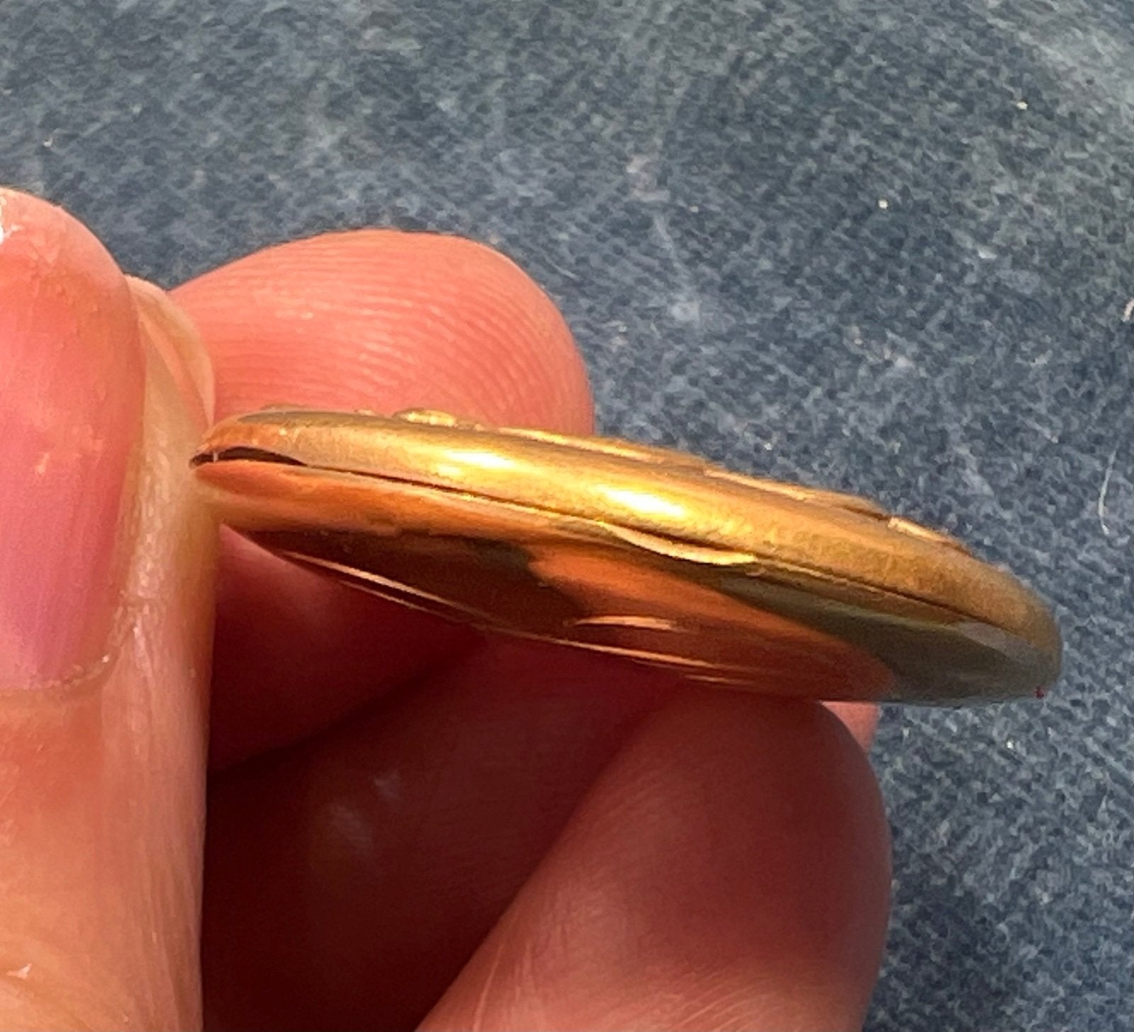 10k Yellow Gold Repousse Locket Pendant w Diamond. Art Nouveau Era