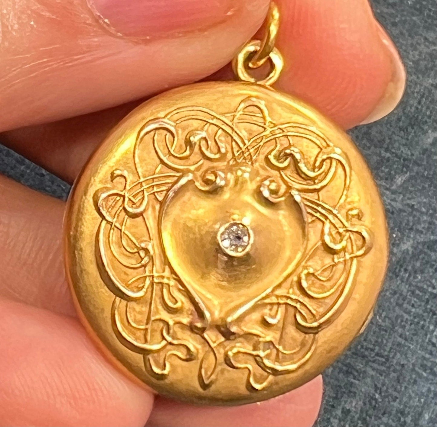 10k Yellow Gold Repousse Locket Pendant w Diamond. Art Nouveau Era