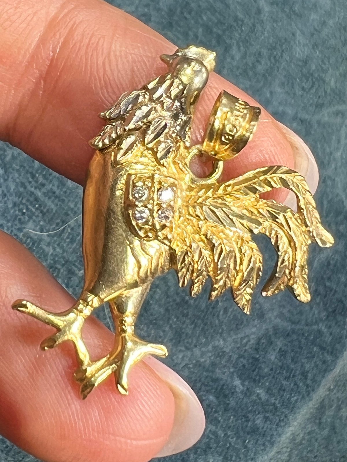 10k Yellow Gold Rooster Game Cock Pendant. Diamond Wing. 1.5"