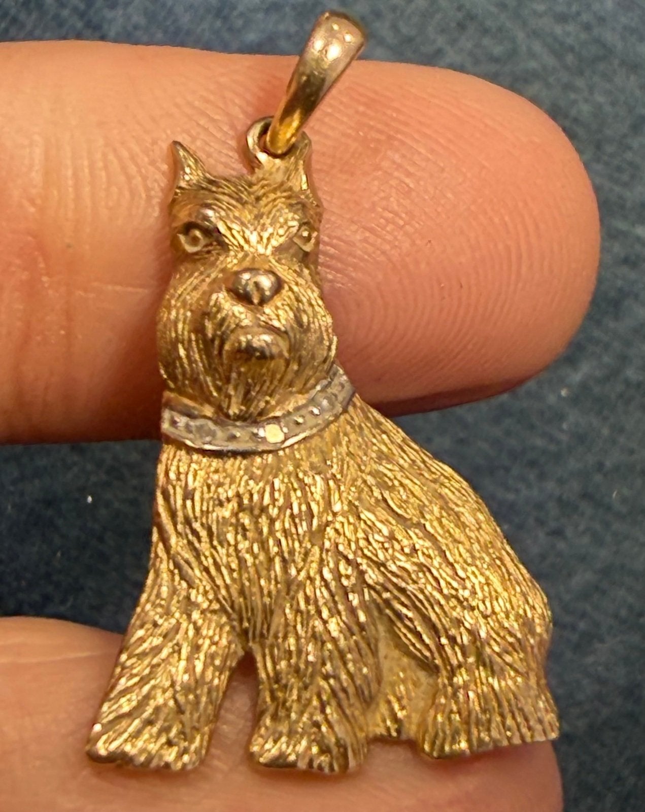 10k Yellow Gold Schnauzer Terrier Dog Pendant w Diamond Collar