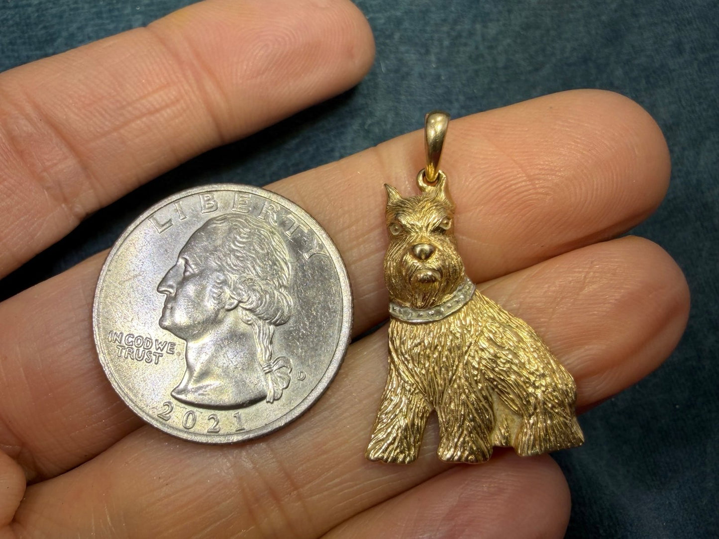 10k Yellow Gold Schnauzer Terrier Dog Pendant w Diamond Collar
