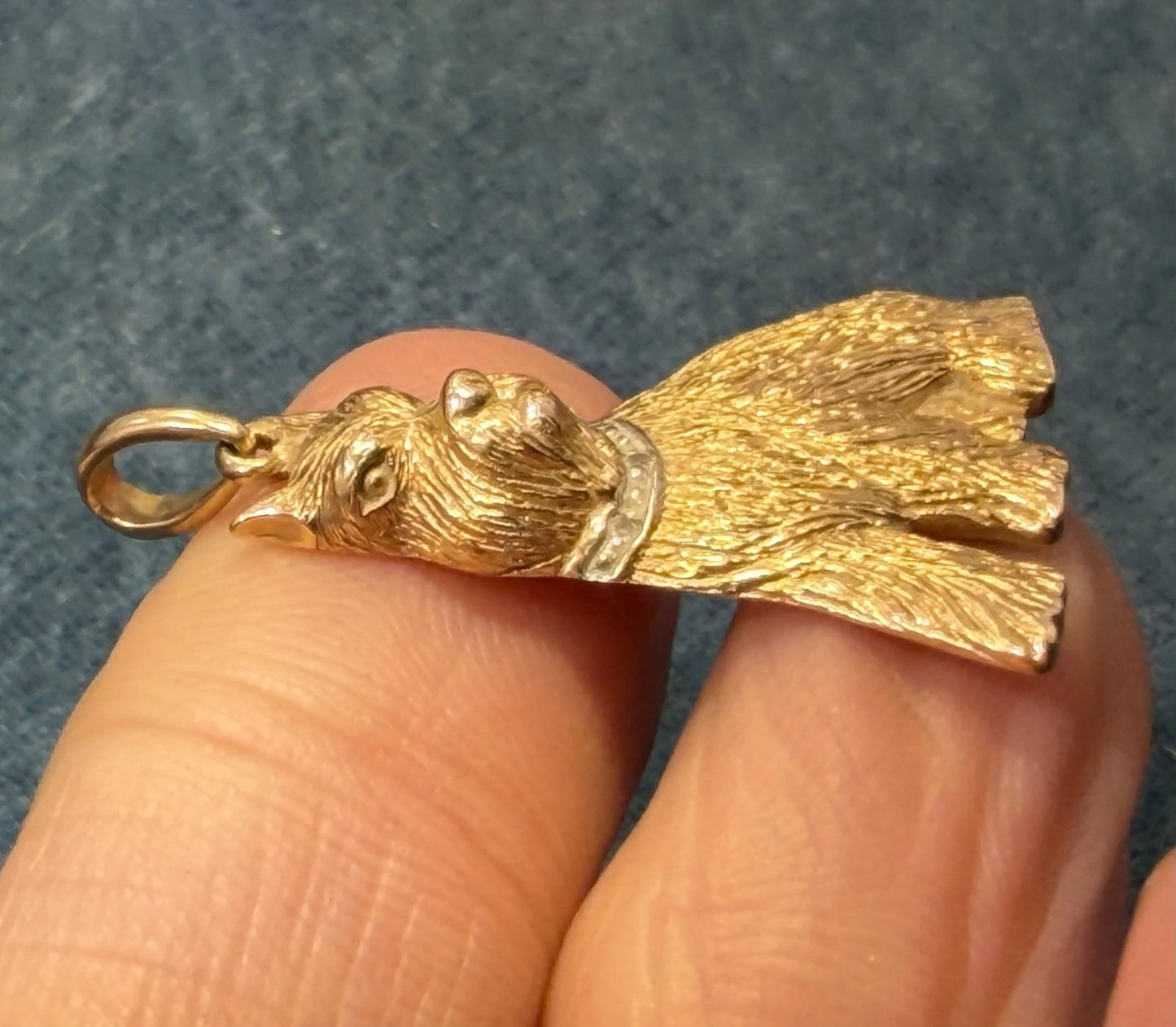 10k Yellow Gold Schnauzer Terrier Dog Pendant w Diamond Collar