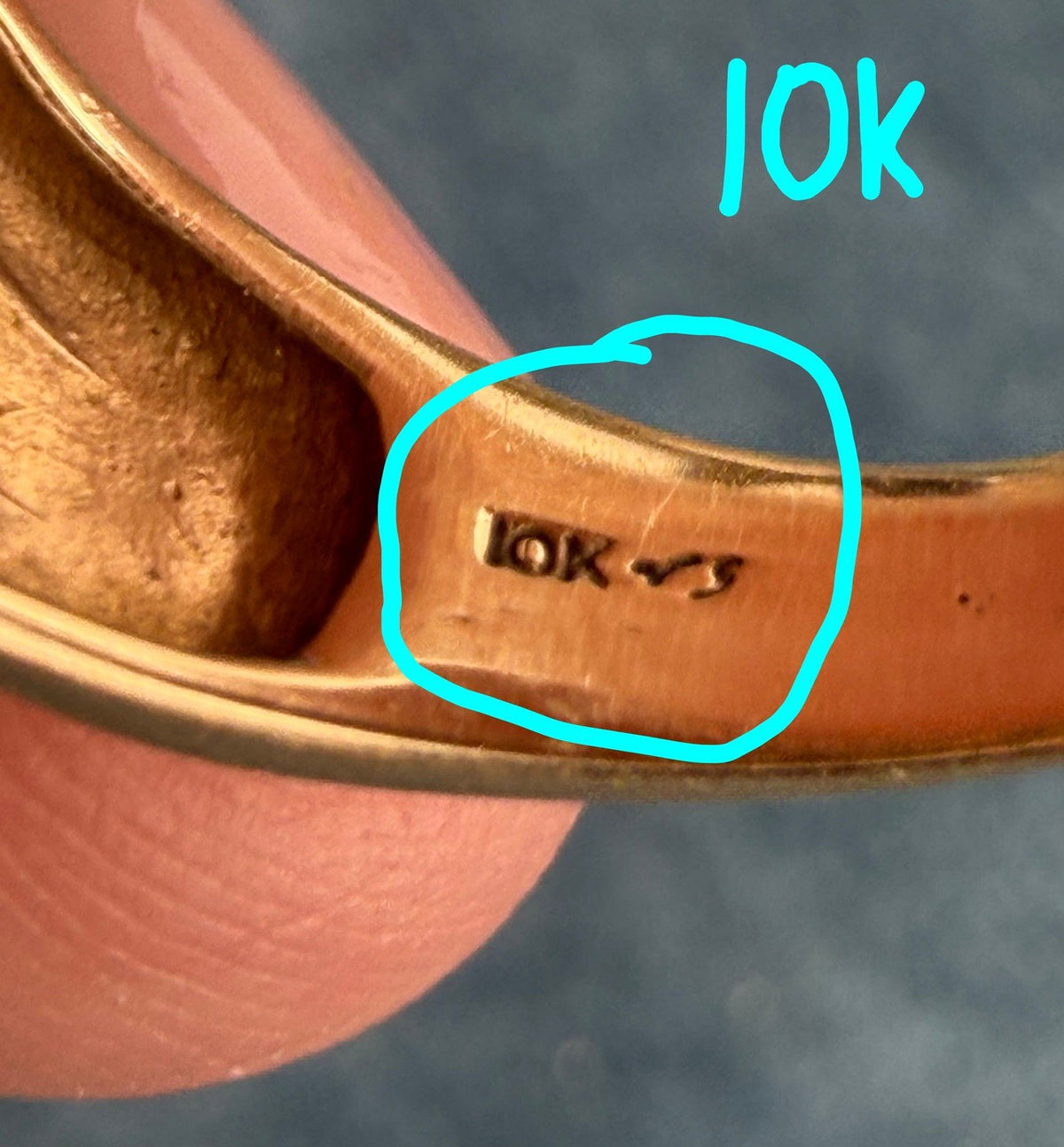 10k Yellow Gold Wide Band Ring. Stacked Love Knot Design. 12mm