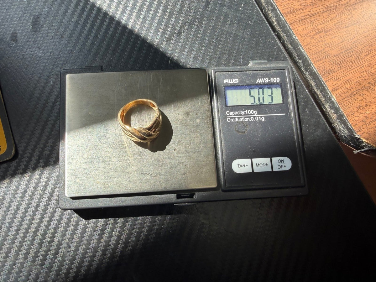 10k Yellow Gold Wide Band Ring. Stacked Love Knot Design. 12mm