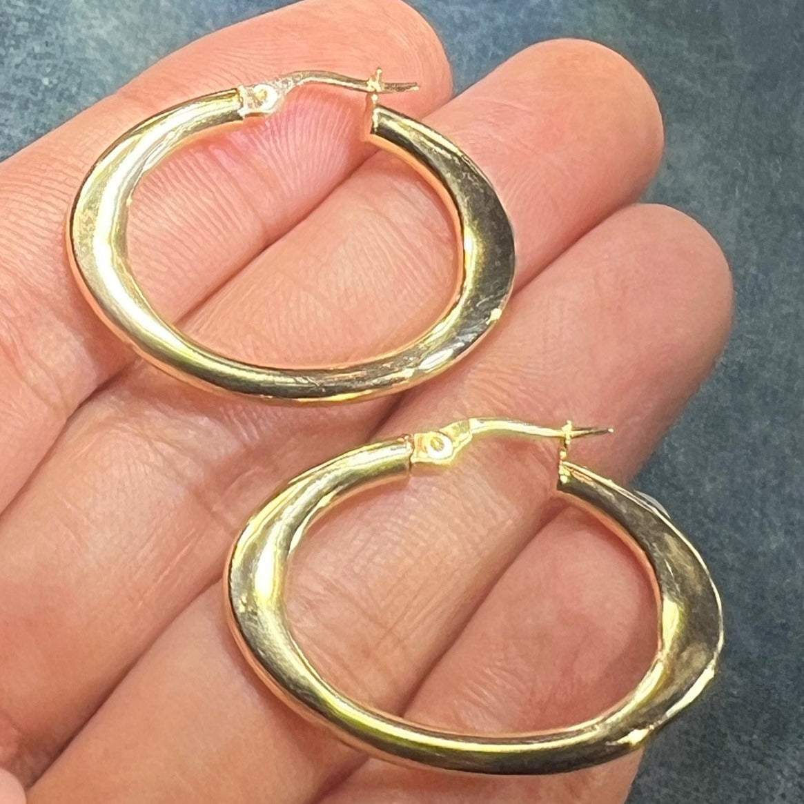 10k Yellow Gold Wide Oval Hoop Italy Earrings. Unusual Shape