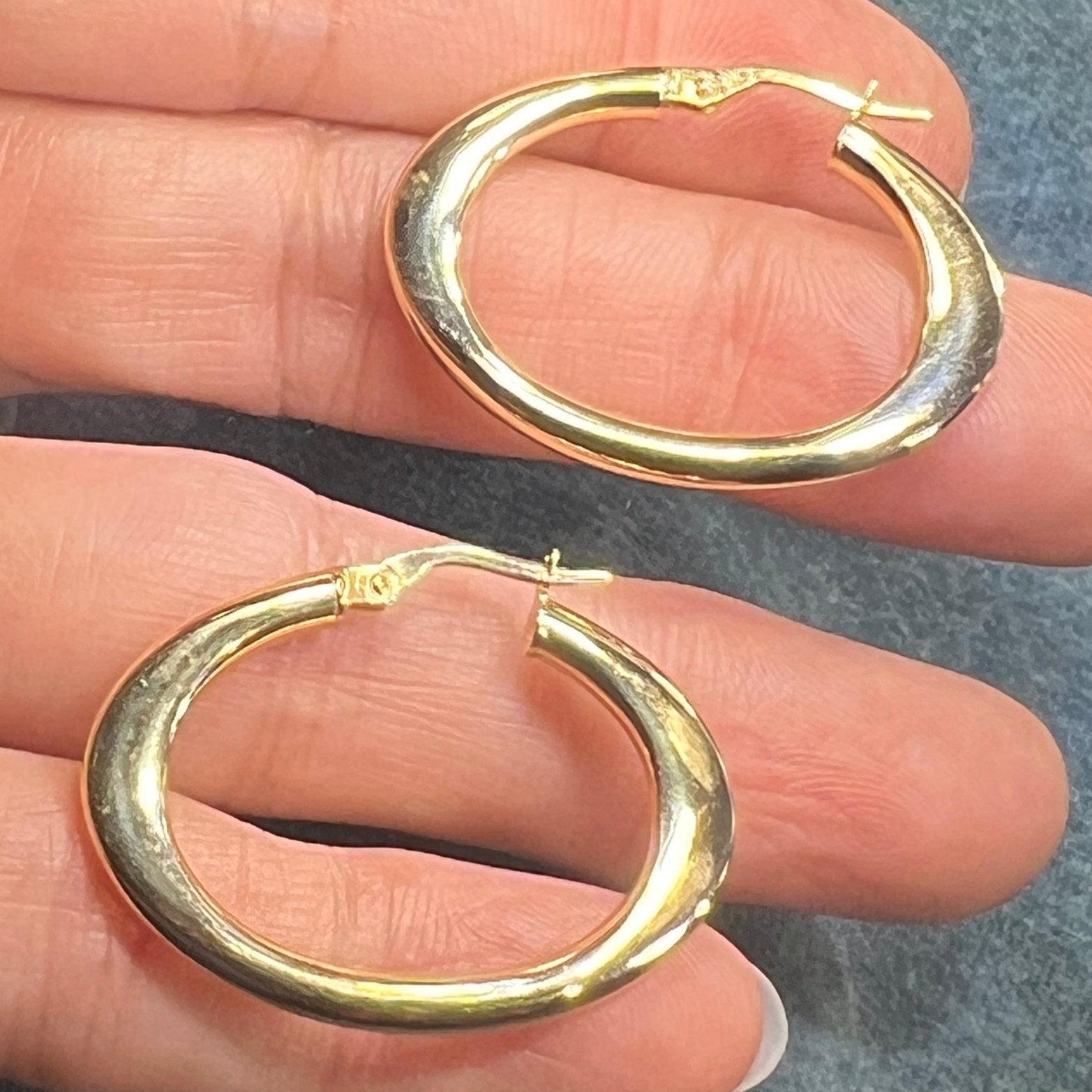 10k Yellow Gold Wide Oval Hoop Italy Earrings. Unusual Shape