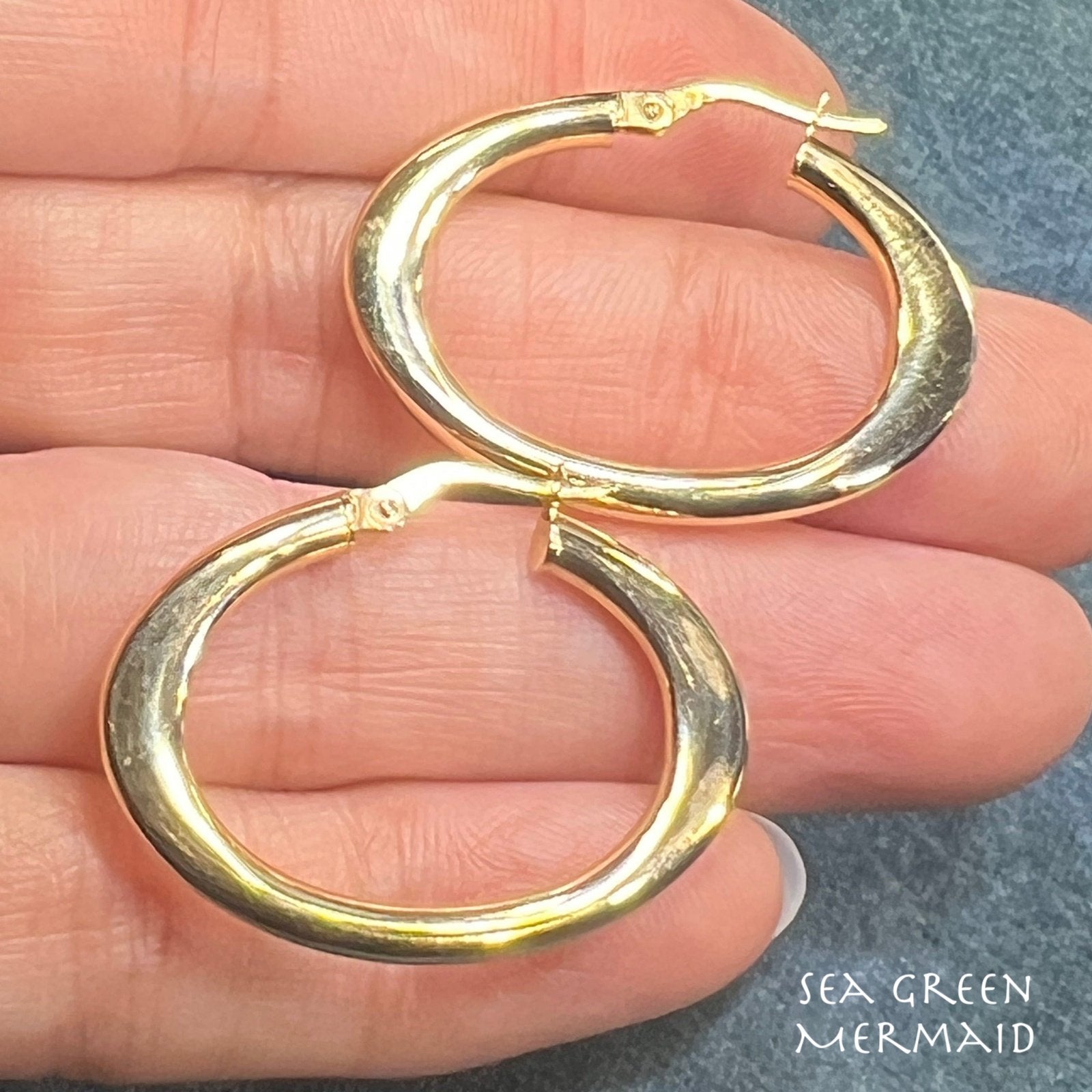 10k Yellow Gold Wide Oval Hoop Italy Earrings. Unusual Shape