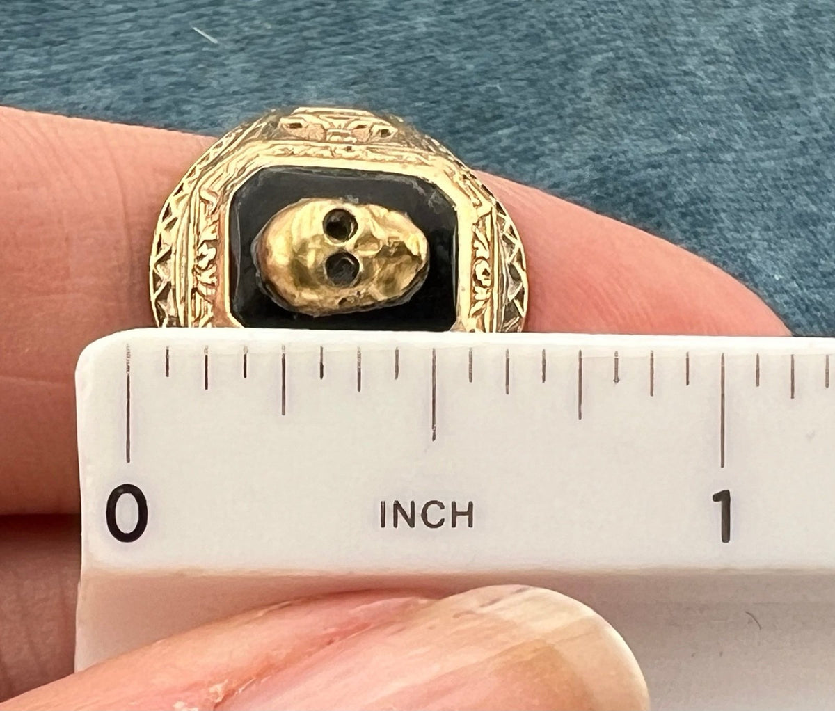10k Yellow + White Gold Skull Signet Ring. Memento Mori. 7g + 2/3" Wide