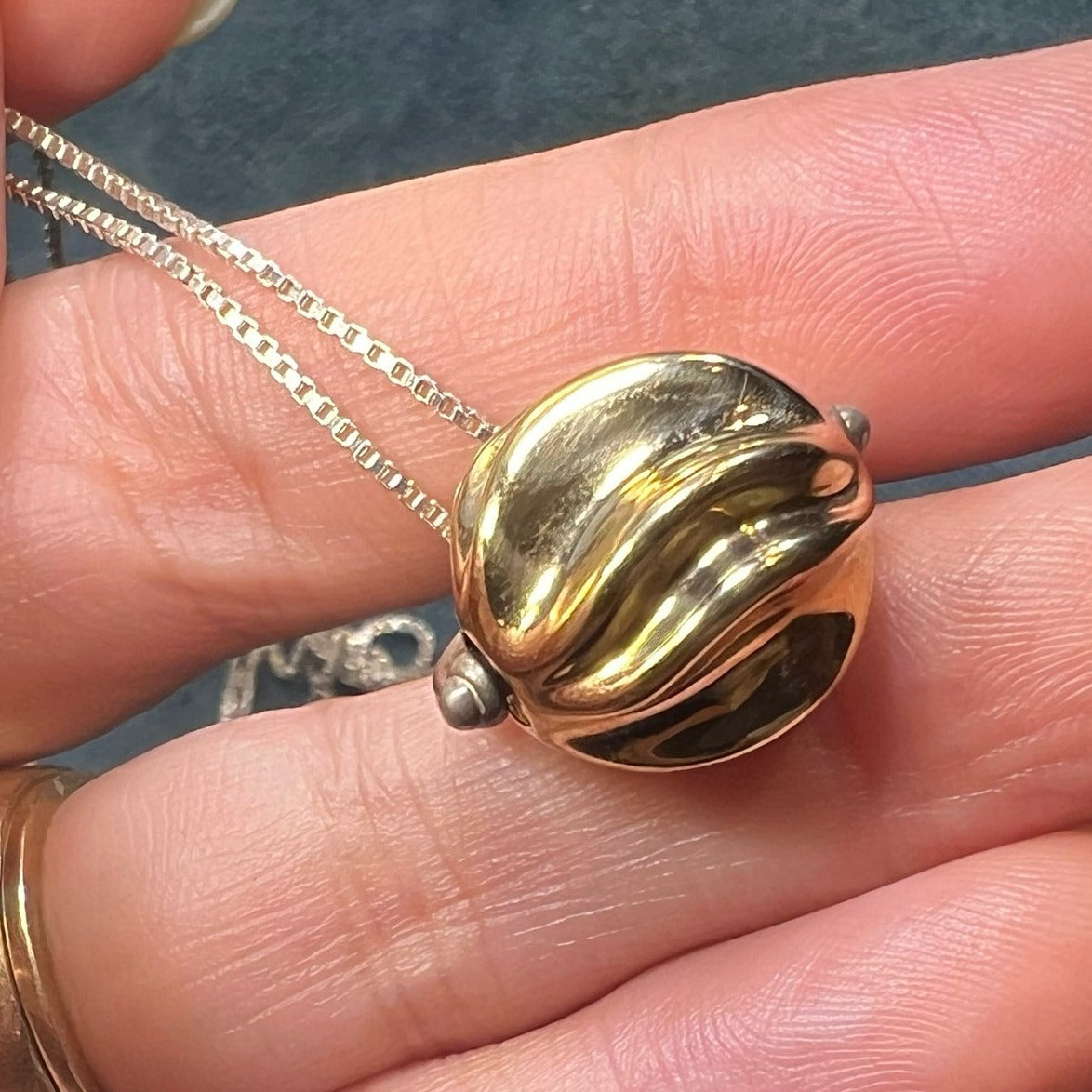 14k 2-Tone Gold Spinning Orb Ball Fidget Pendant. Free 925 Chain! *VIDEO*