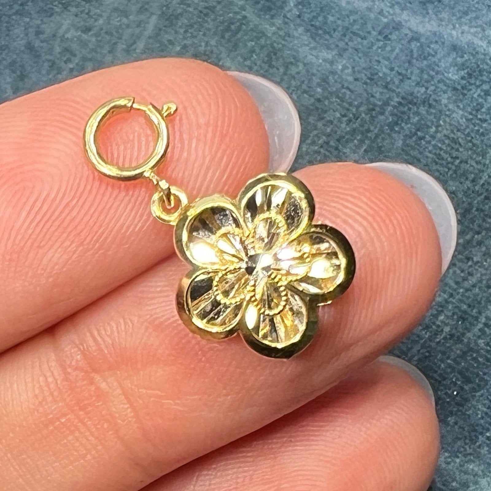 14k Gold 3-D Filigree Kaleidoscope Flower Pendant