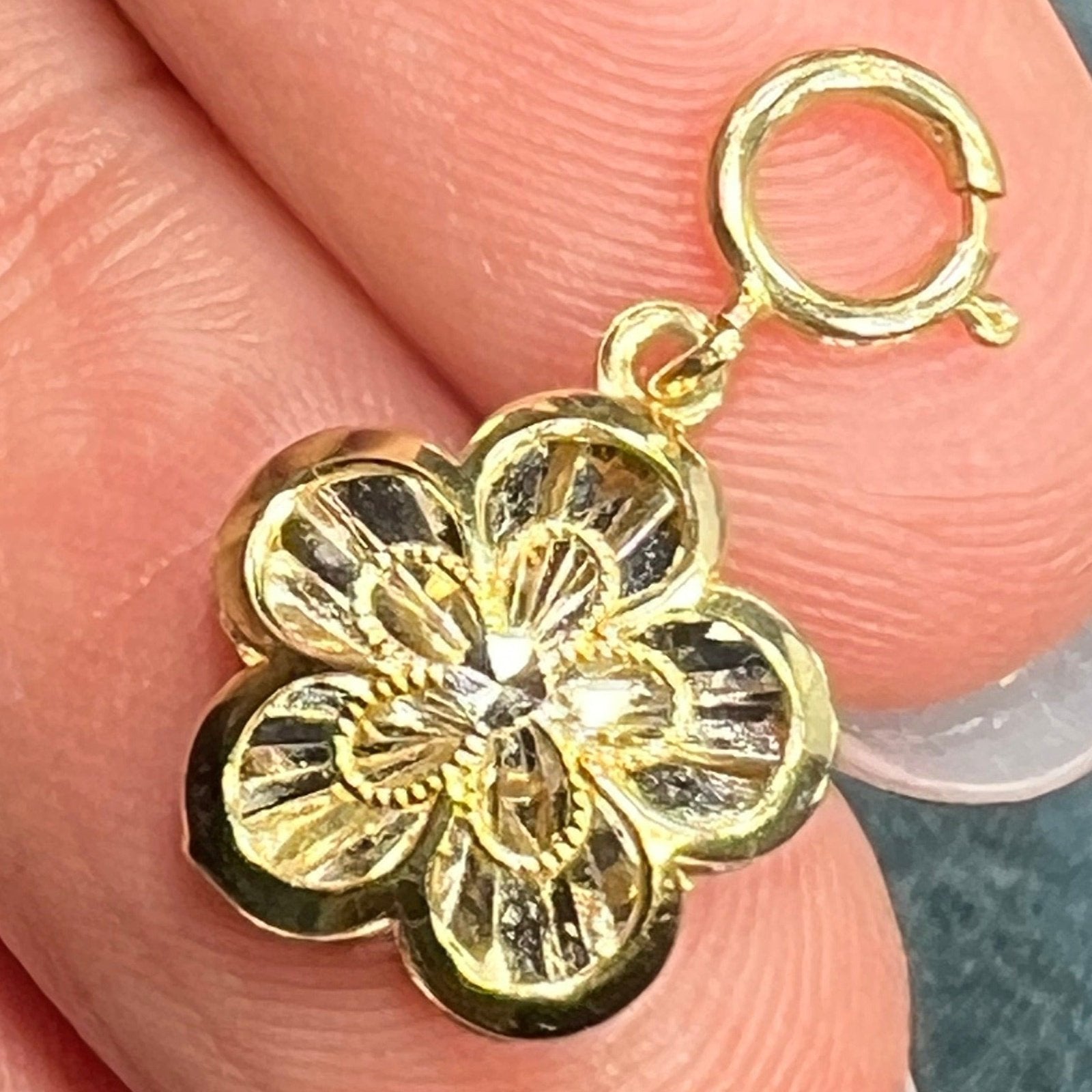 14k Gold 3-D Filigree Kaleidoscope Flower Pendant