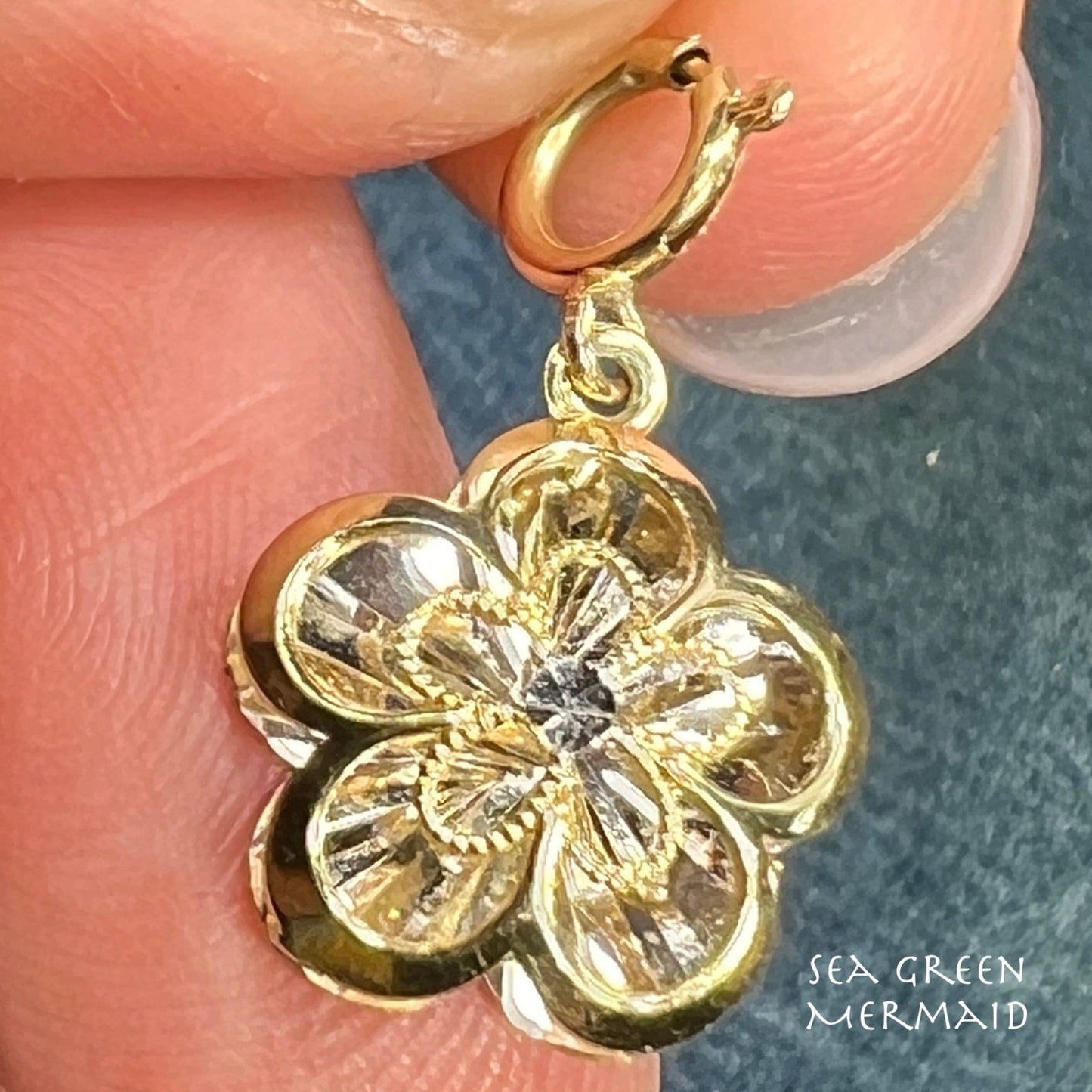 14k Gold 3-D Filigree Kaleidoscope Flower Pendant