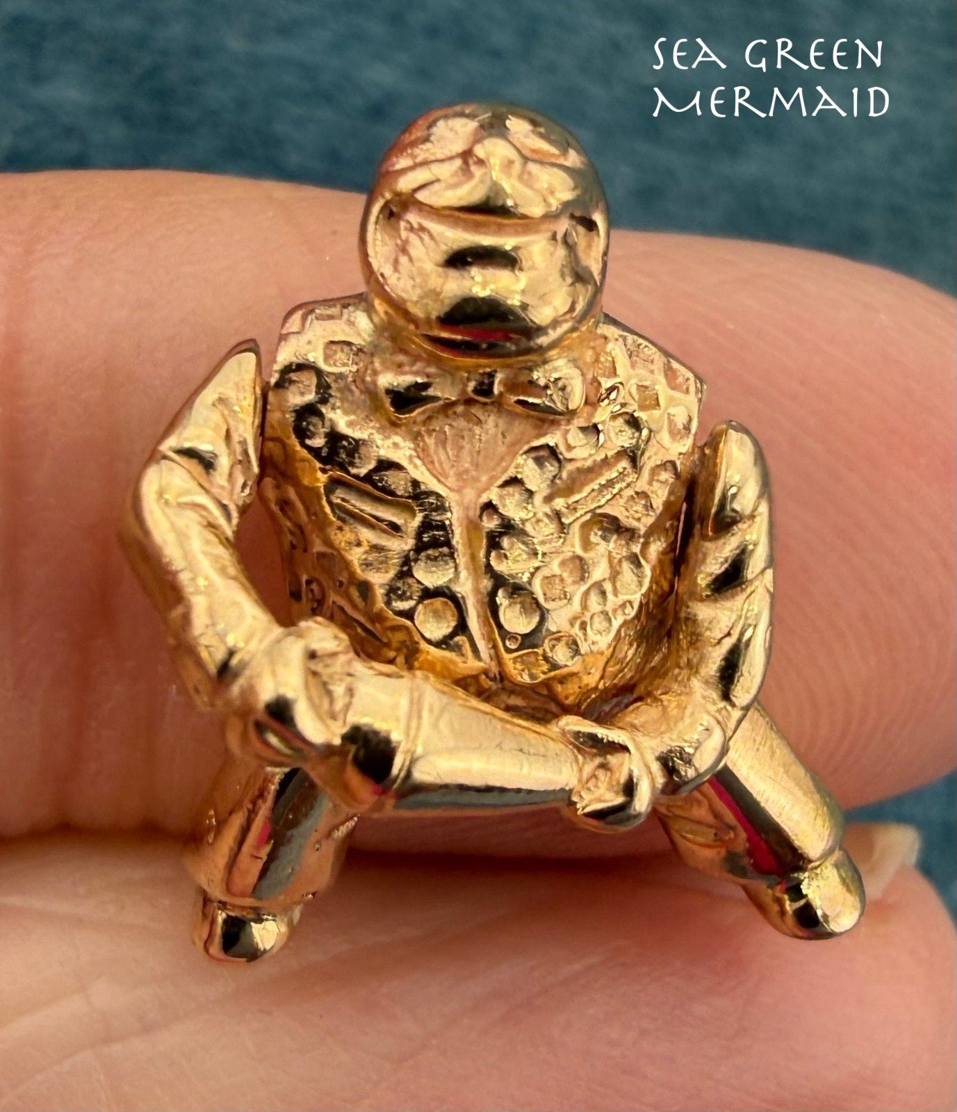 14k Gold '40s BARTENDER w MARTINI Shaker Pendant. Kinetic 4.6g *Video*