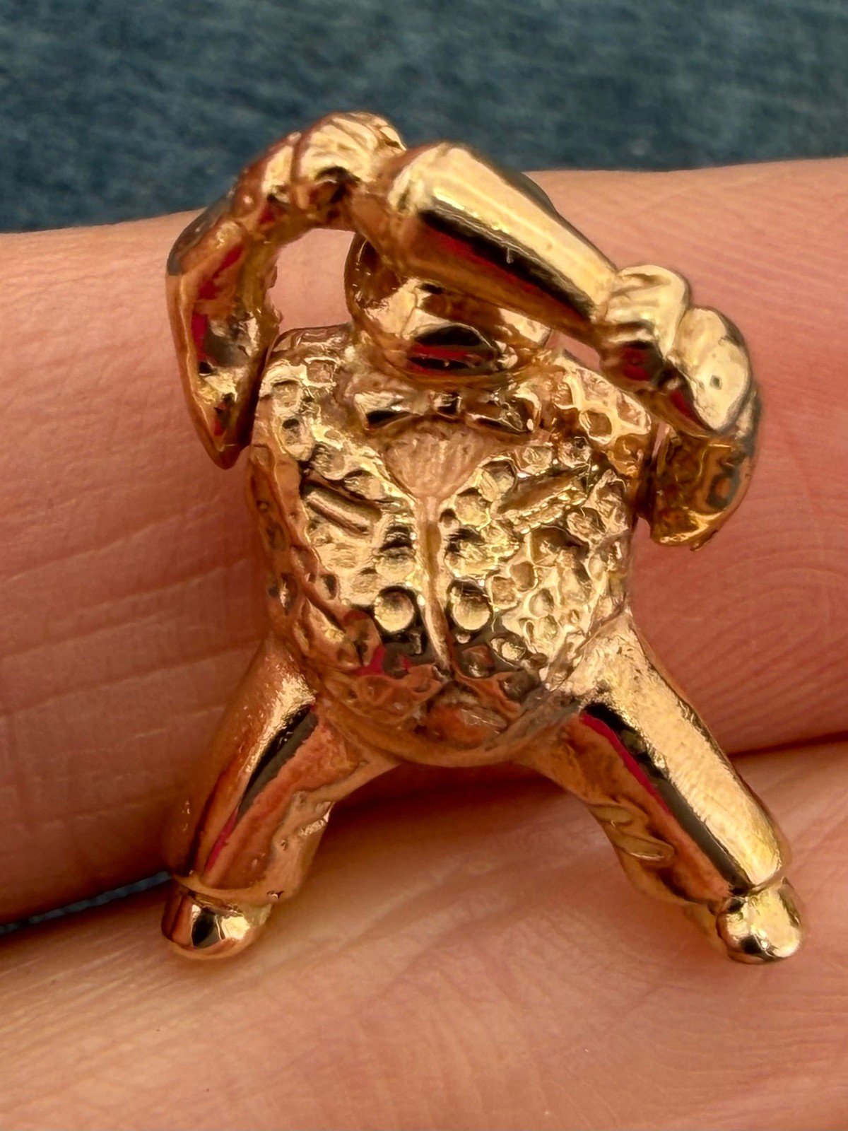 14k Gold '40s BARTENDER w MARTINI Shaker Pendant. Kinetic 4.6g *Video*