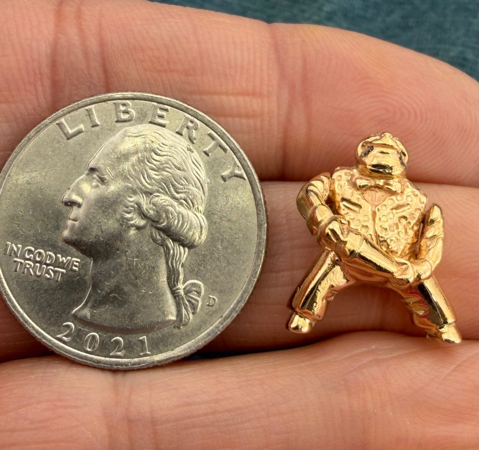 14k Gold '40s BARTENDER w MARTINI Shaker Pendant. Kinetic 4.6g *Video*