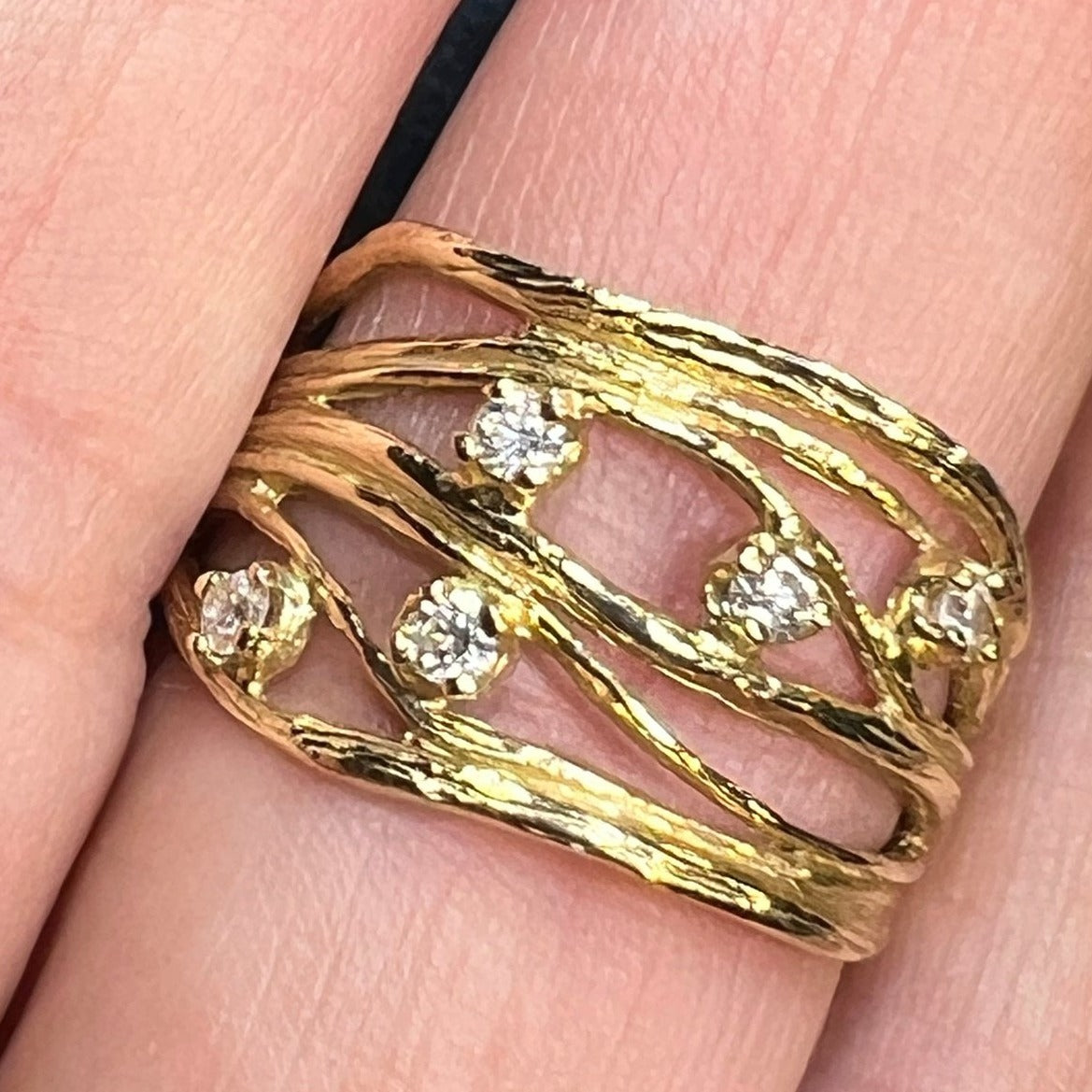 14k Gold 7 Band Wavy Stacked Ring w 5 Diamonds. 1/2" Wide