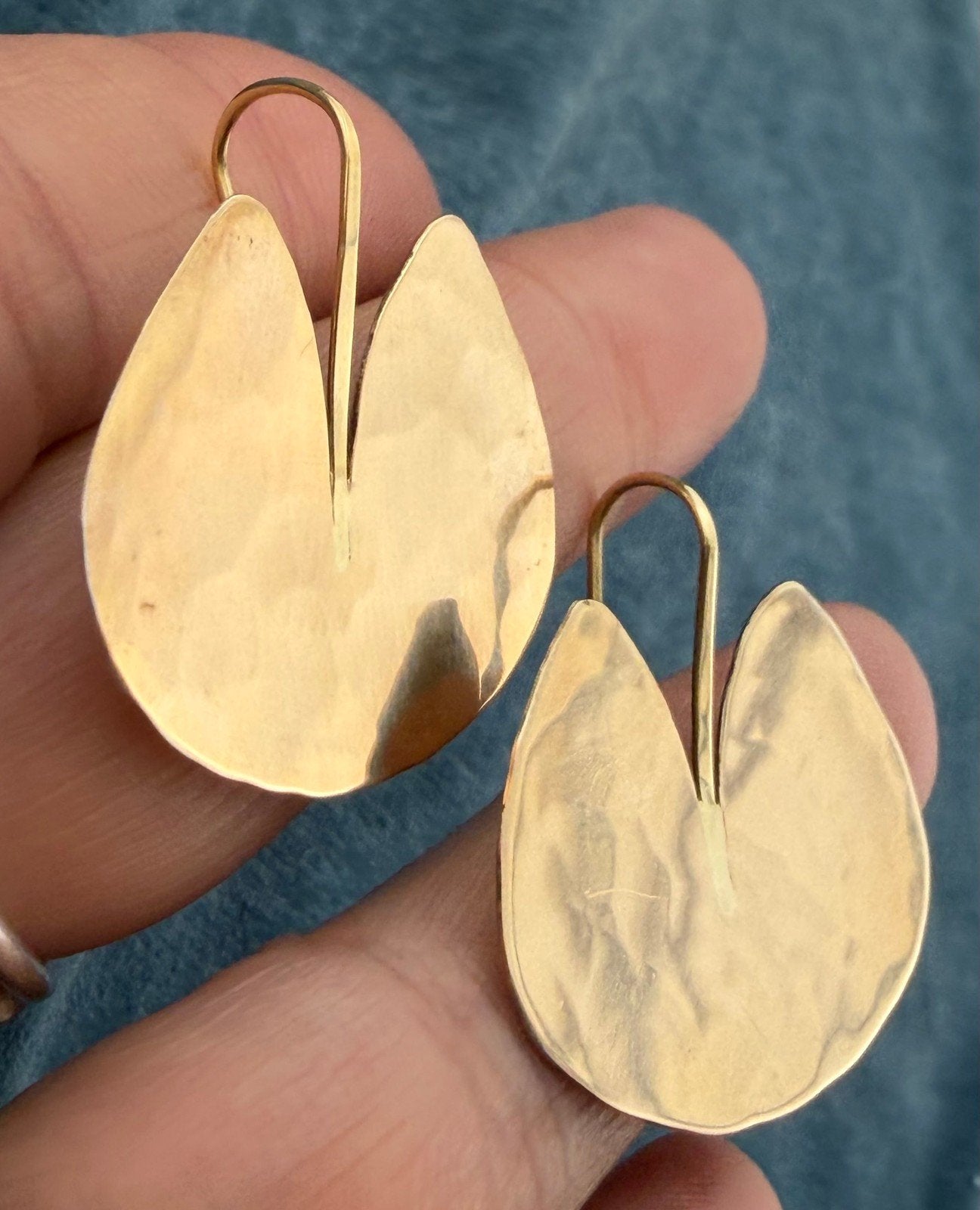 14k Gold + 925 Ed LEVIN Lily Pad Earrings. Hammered 1" 6g *Video*