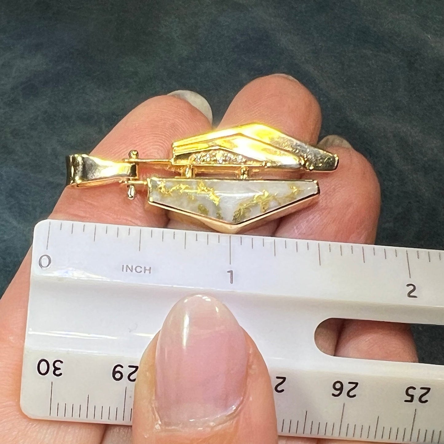 14k Gold ALASKAN Gold in Quartz Pendant w Diamonds. 1.5" + 6.5g