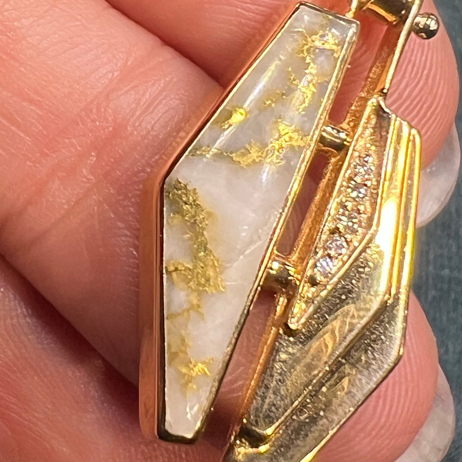 14k Gold ALASKAN Gold in Quartz Pendant w Diamonds. 1.5" + 6.5g